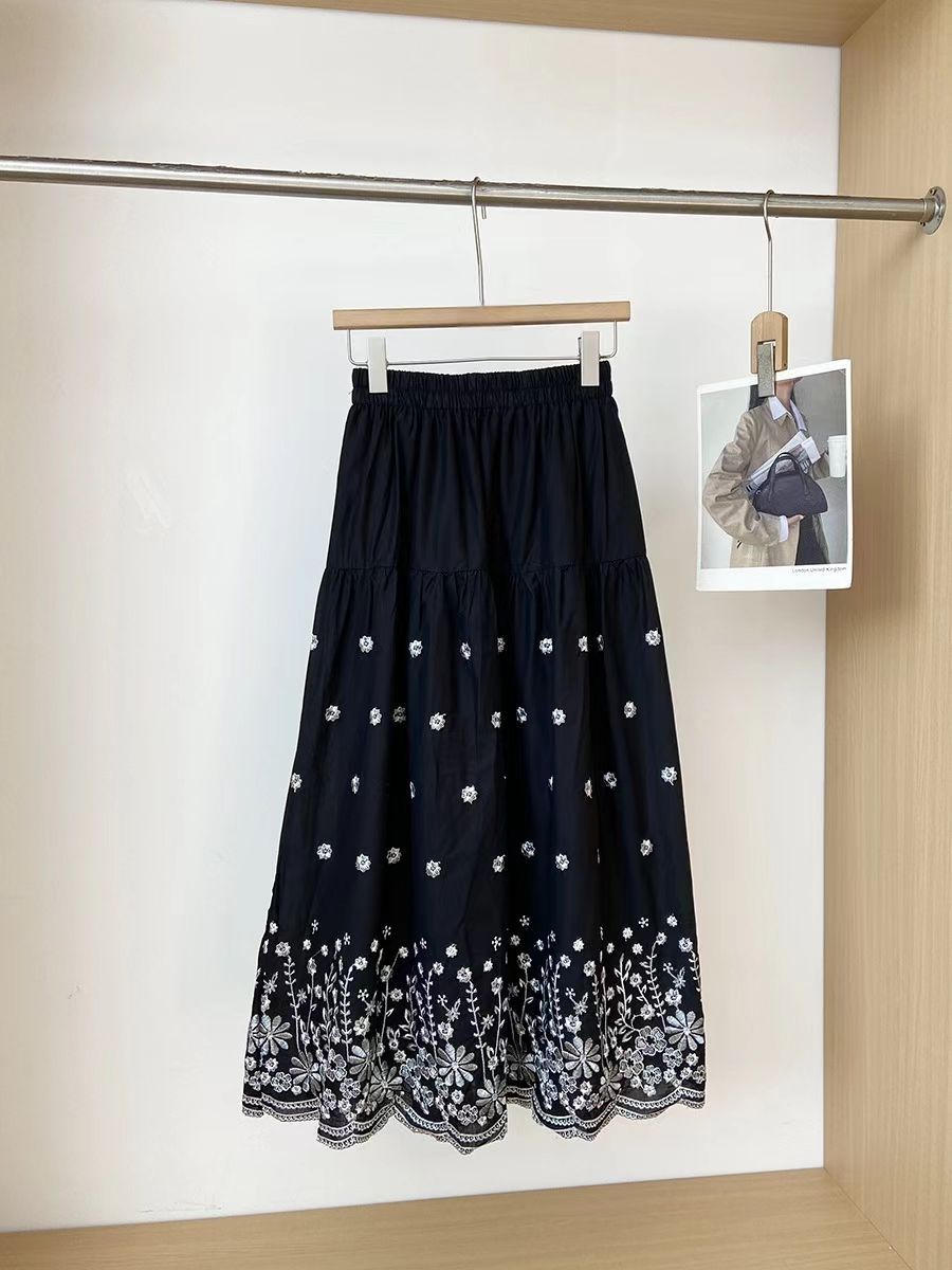 Ethereally Chic And Elegant Blue-and-white Porcelain Inspired Embroidered Long Dress