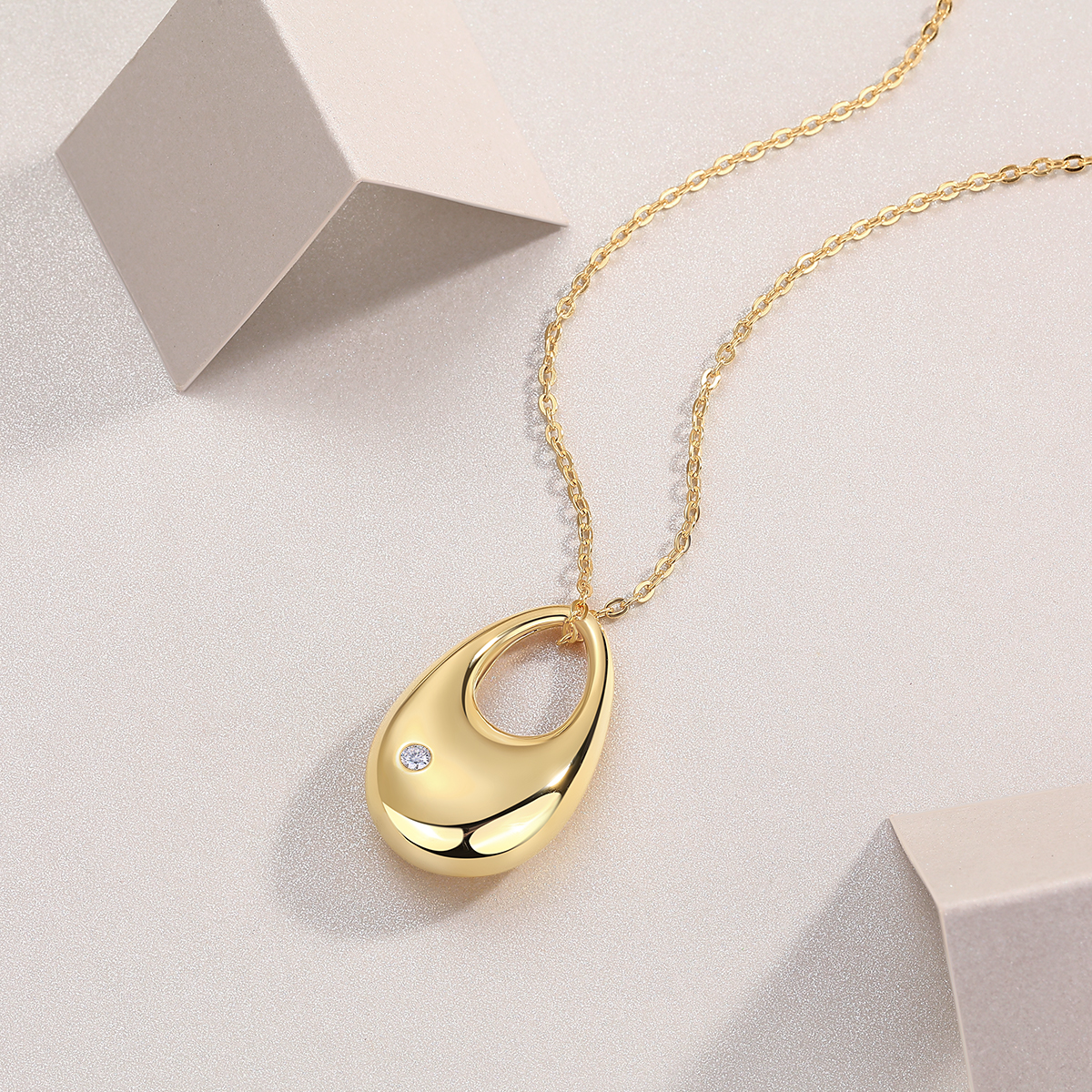 Evening Love - A Fashionable And Trendy Necklace Pendant Set With Top-quality Moissanite