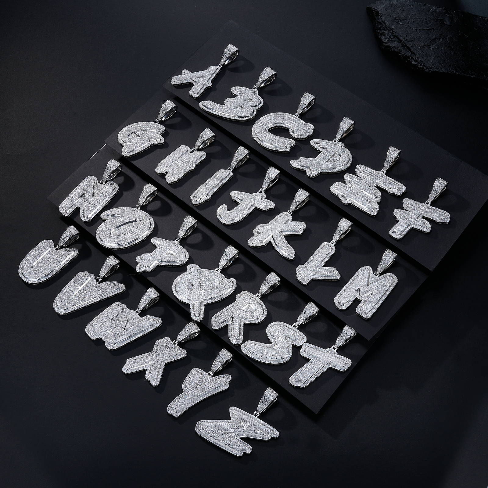 Fashion Design 26 Letters - R Set With Top Quality Morganite In Luxurious Fashion