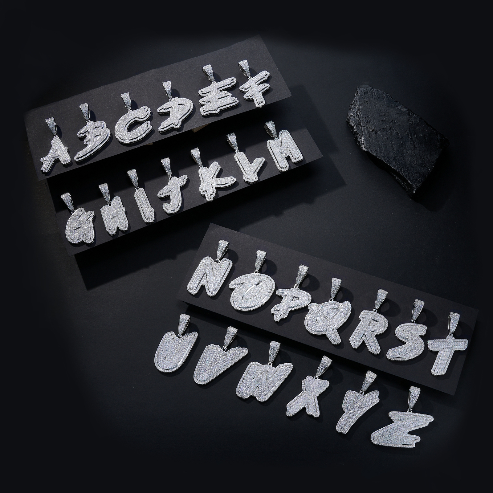 Fashion Design 26 Letters - R Set With Top Quality Morganite In Luxurious Fashion