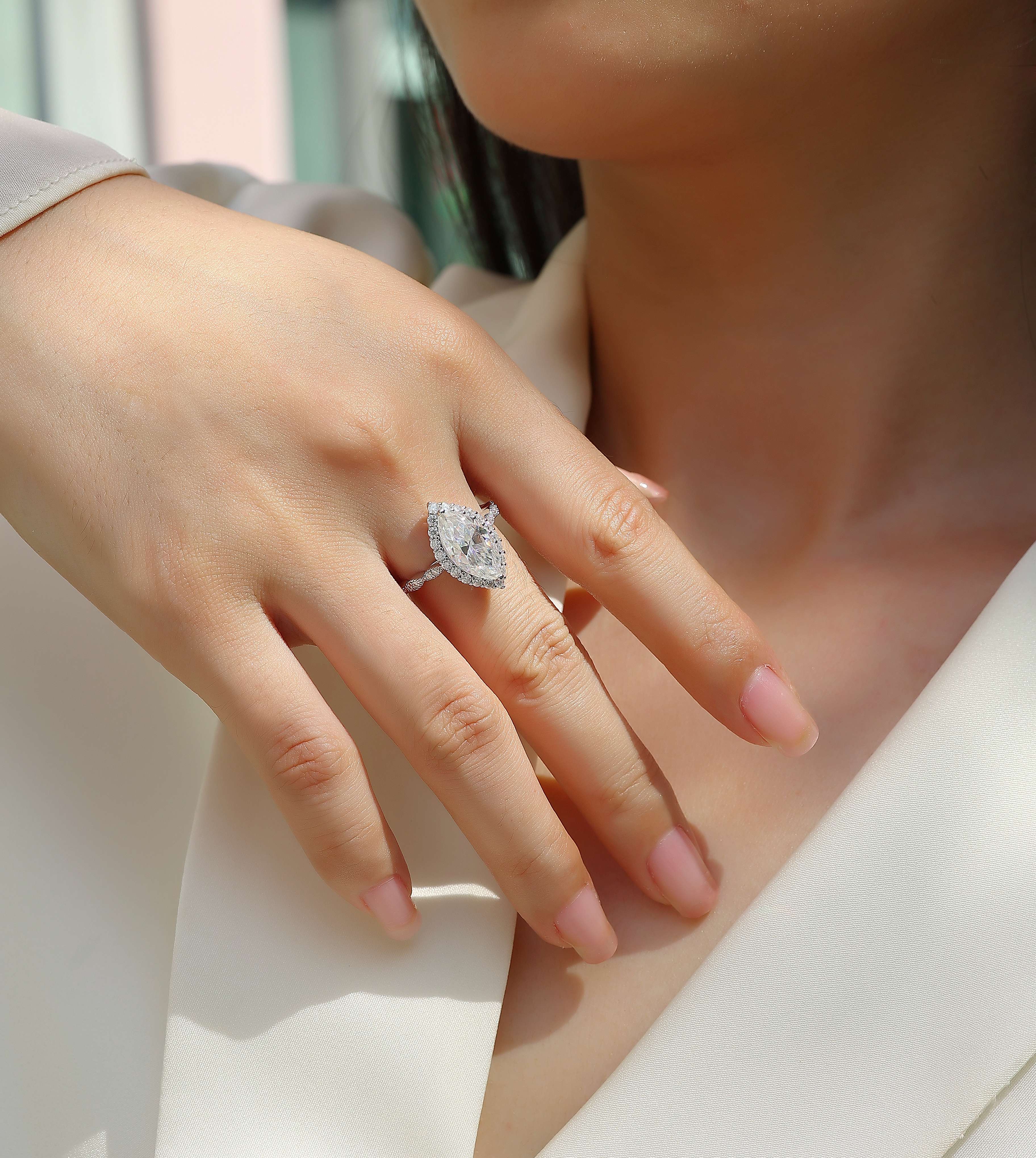 Heartbeat Mirror - A Wedding Ring Set With Top-quality Moissanite In Silver And