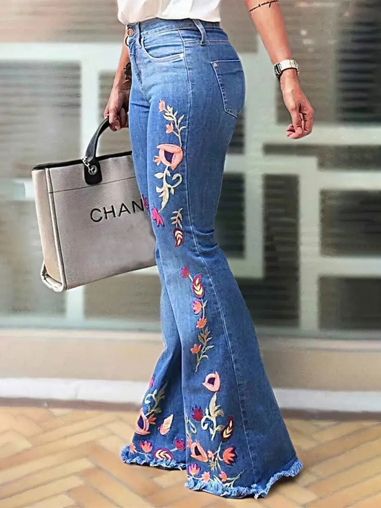 High-elasticity Embroidered Flared Jeans
