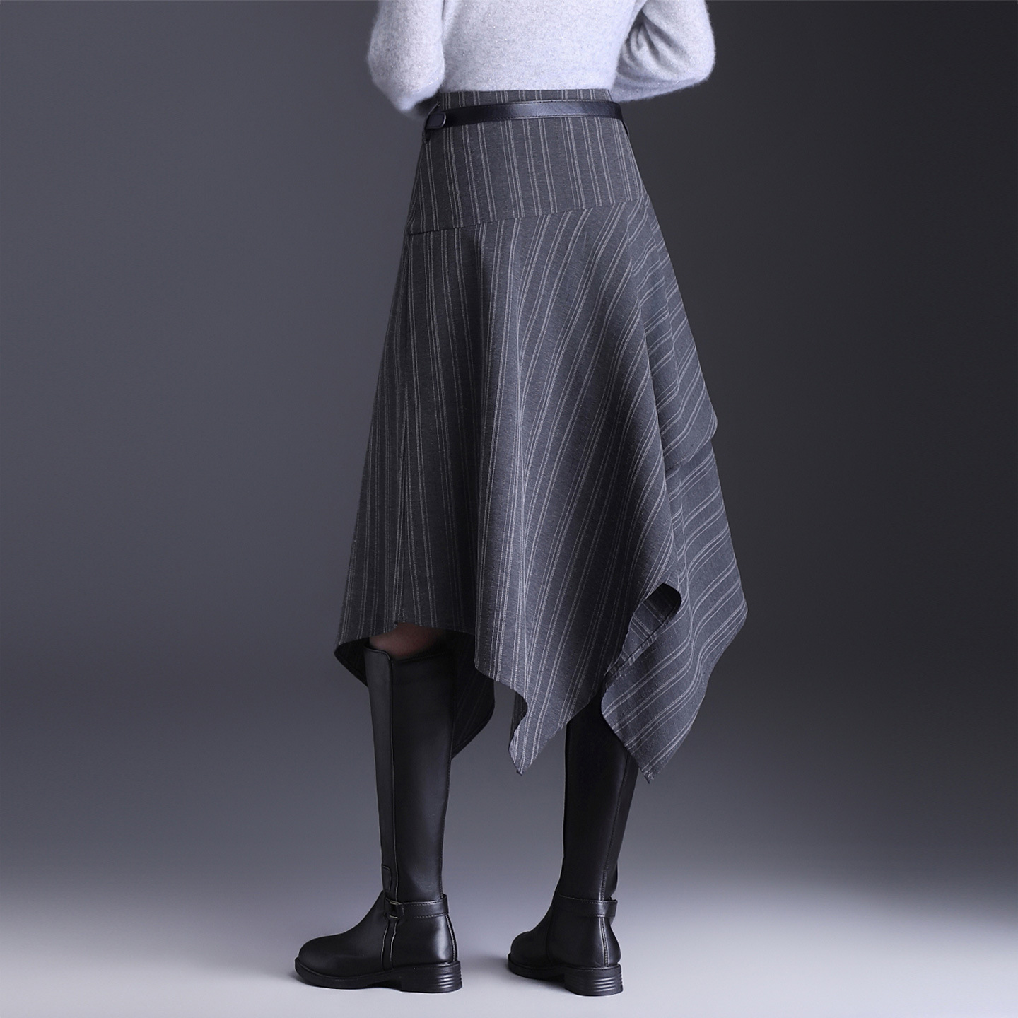 High-waisted Hip-covering Asymmetrical Skirt