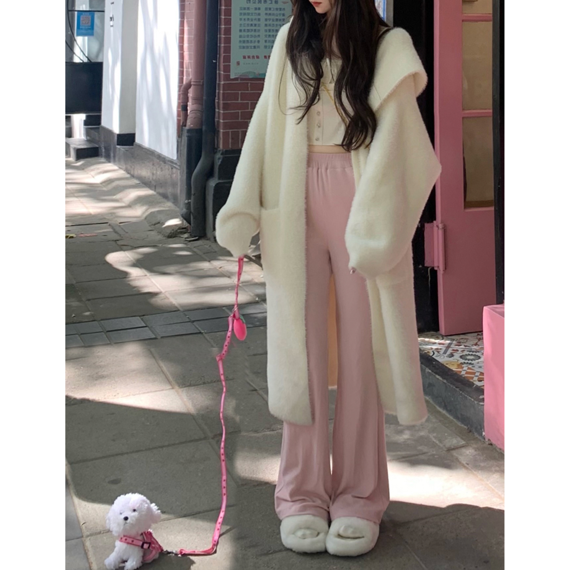 Cappotto cardigan in pelliccia con cappuccio Abiti primaverili da donna, Cappotto lungo lavorato a maglia spesso e delicato Abbigliamento fatto a mano Vestito lavorato a mano del giorno