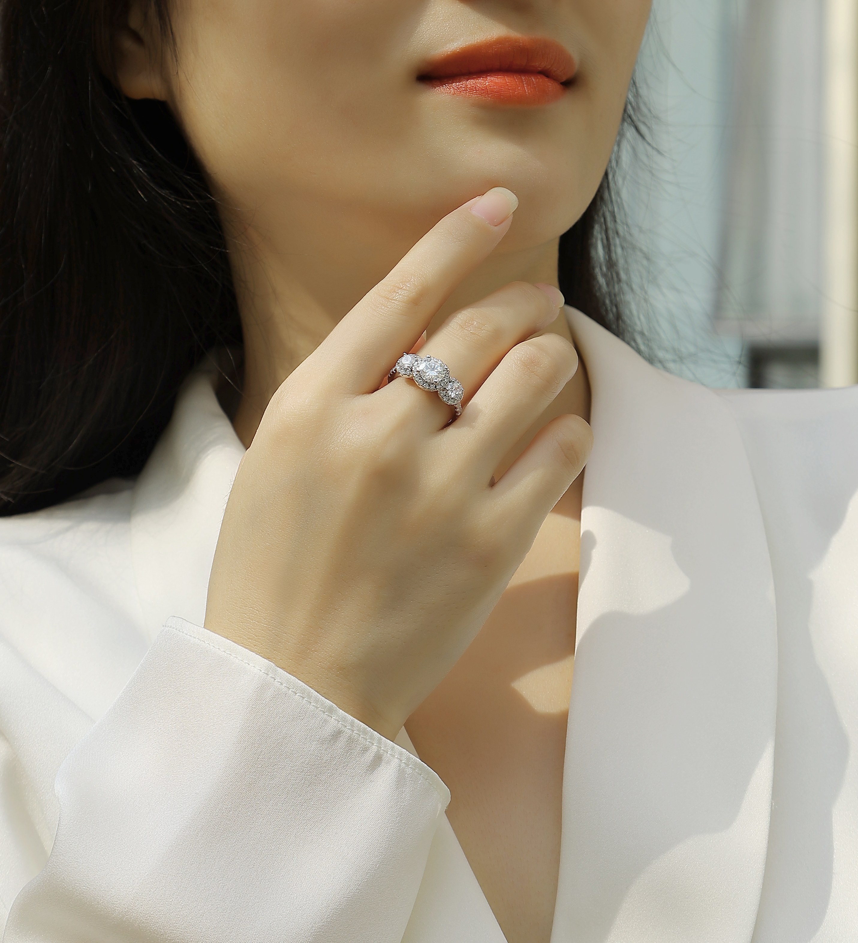 Human Warmth - A 1-carat Top-quality Moissanite Silver Diamond Wedding Ring With Gold
