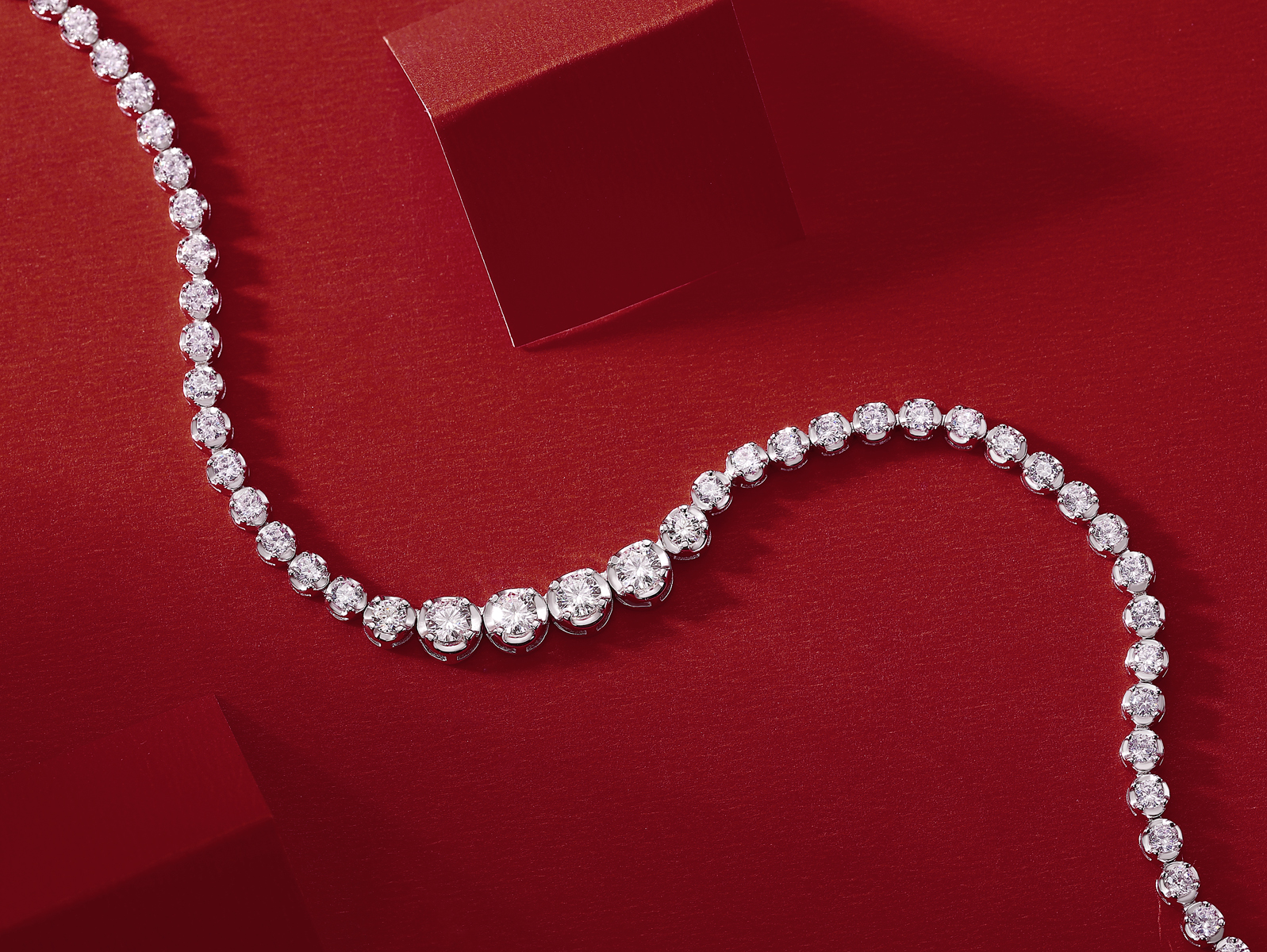 In The Name Of Light - A Fashionable And Trendy Necklace Pendant Set With Top-quality
