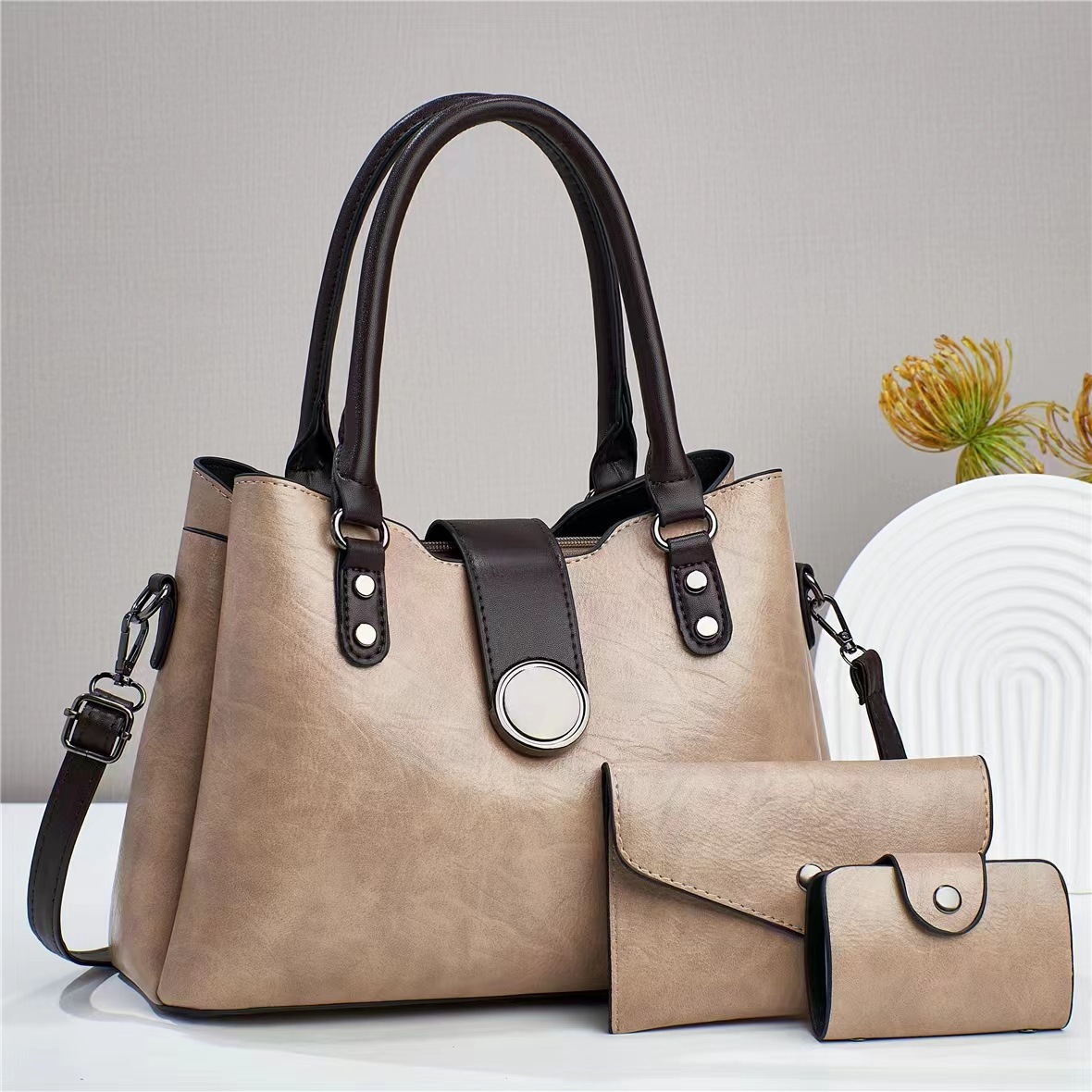 Large-capacity Shoulder Bag Crossbody Bag And Handbag Wallet Three-piece Set