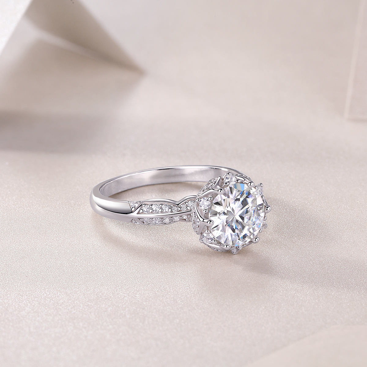 Life Theater - A Wedding Ring Set With 2-carat Top-quality Moissanite Silver And