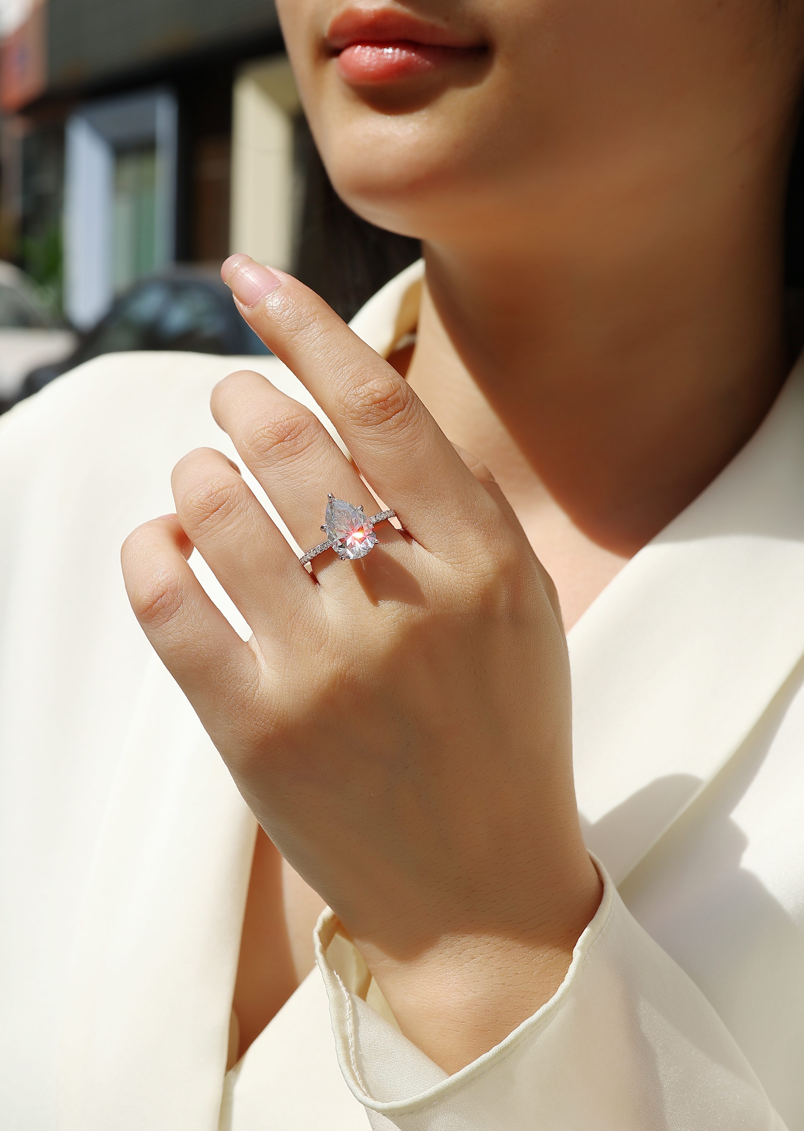Light And Shadow - A Wedding Ring Set With Top-quality Pear-shaped Moissanite In Silver