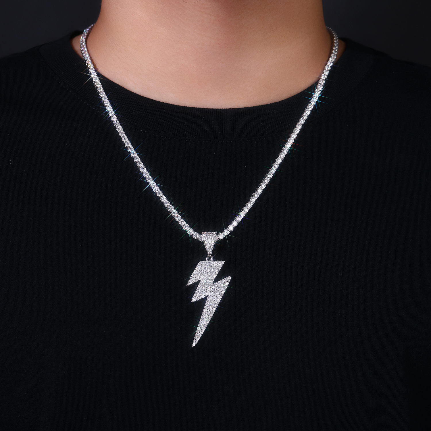 Lightning - A Fashionable And Trendy Necklace Pendant Set With Top-quality Moissanite