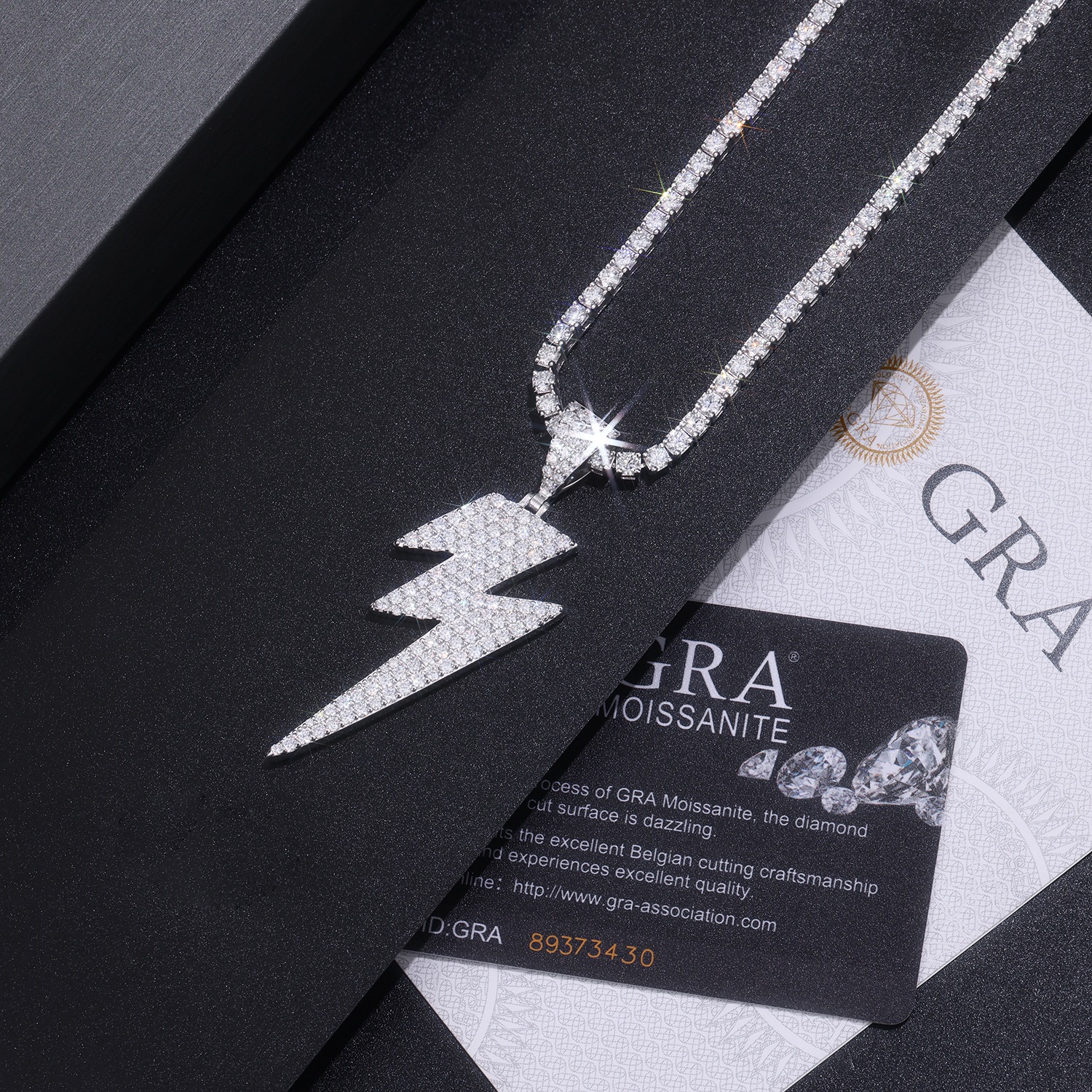 Lightning - A Fashionable And Trendy Necklace Pendant Set With Top-quality Moissanite