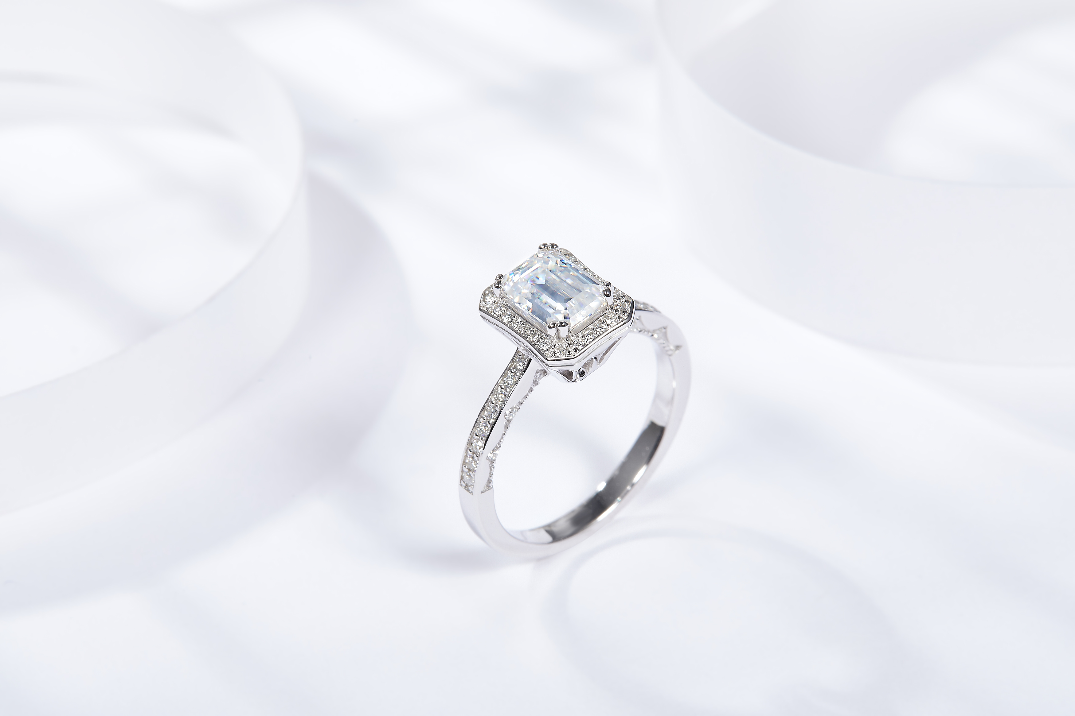 Luxury Fashionable Affordable Trend Jewelry Silver Ring Set With Top-Quality Moissanite