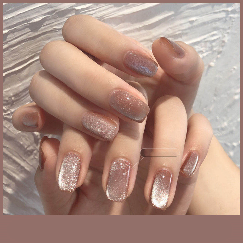 Milchtee-Kristallstein-Katzenaugen-Nagellack