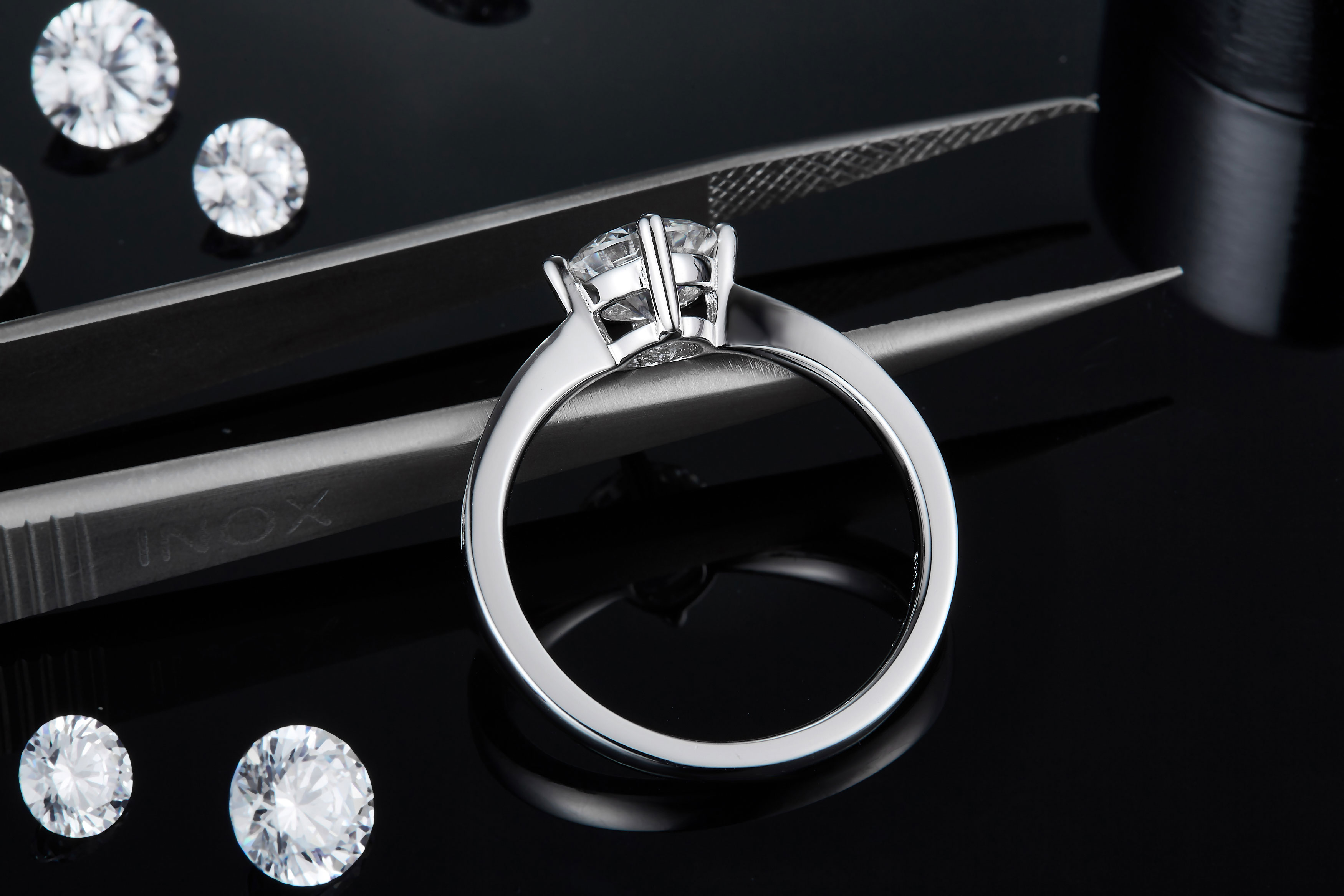 Moonlight City - A Wedding Ring Set With 1-carat Top-quality Moissanite Silver And