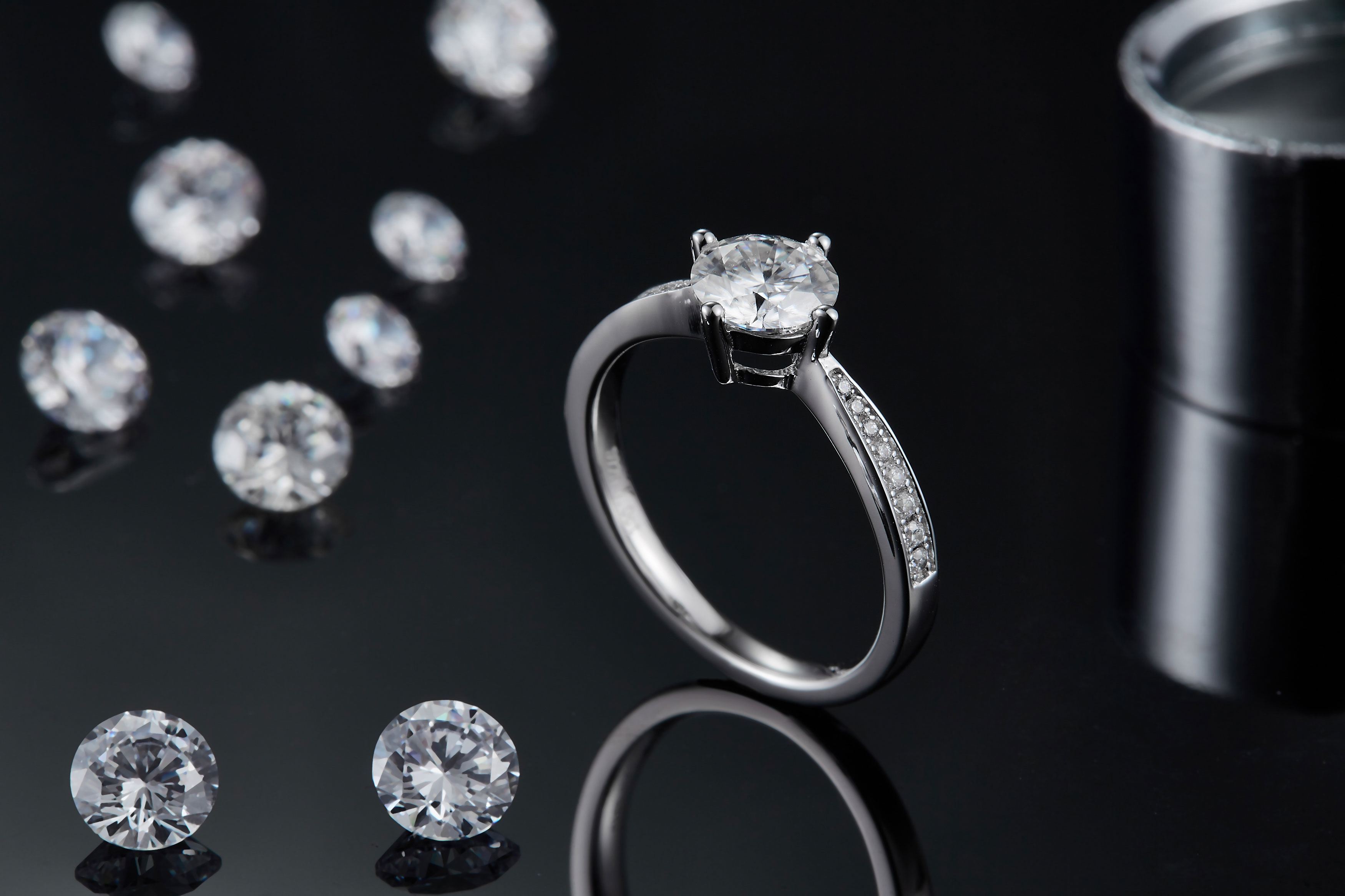 Moonlight City - A Wedding Ring Set With 1-carat Top-quality Moissanite Silver And