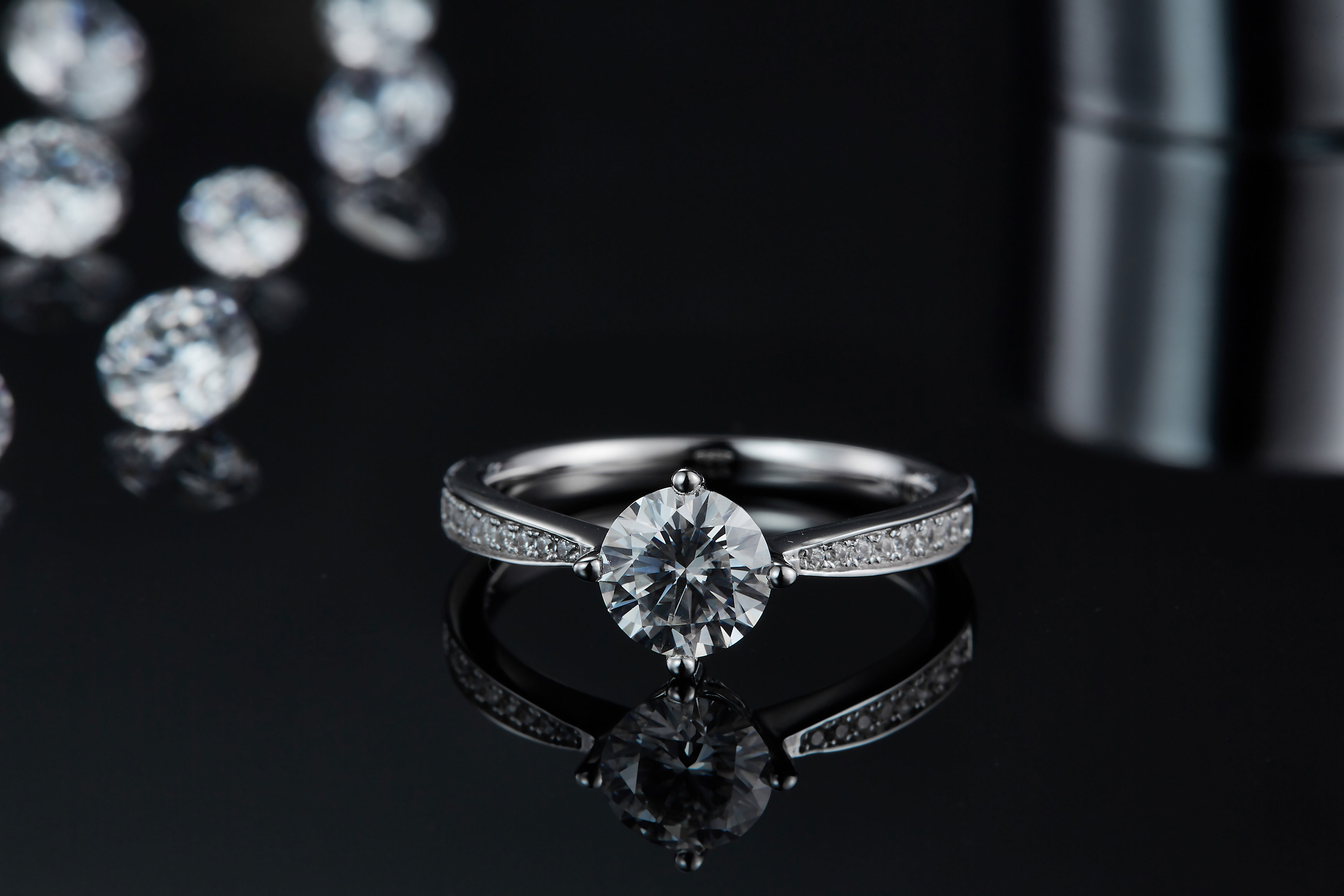 Moonlight City - A Wedding Ring Set With 1-carat Top-quality Moissanite Silver And