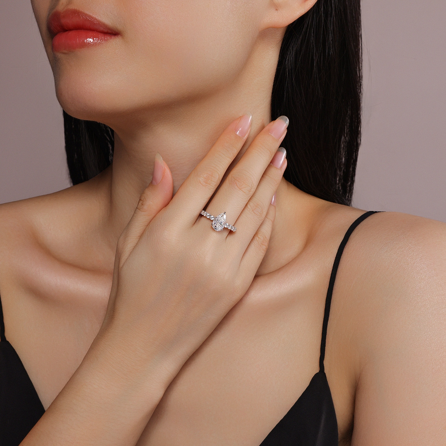Moonlight Water Drop - A Wedding Ring Set With Top-quality Pear-shaped Moissanite In