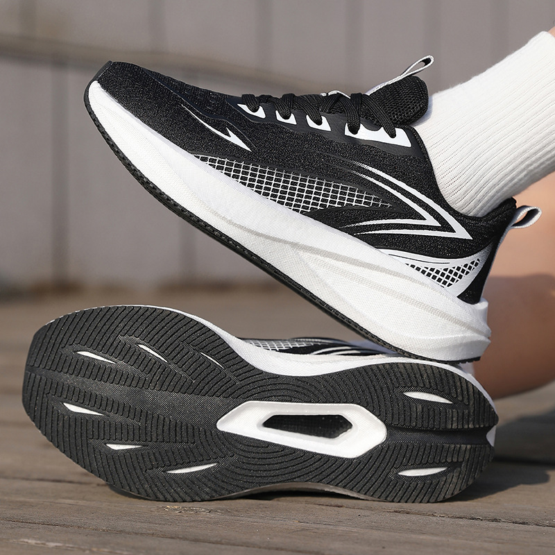 New Spring Collection Of Men's Running Shoes, Versatile Athletic Shoes, And Summer Mesh