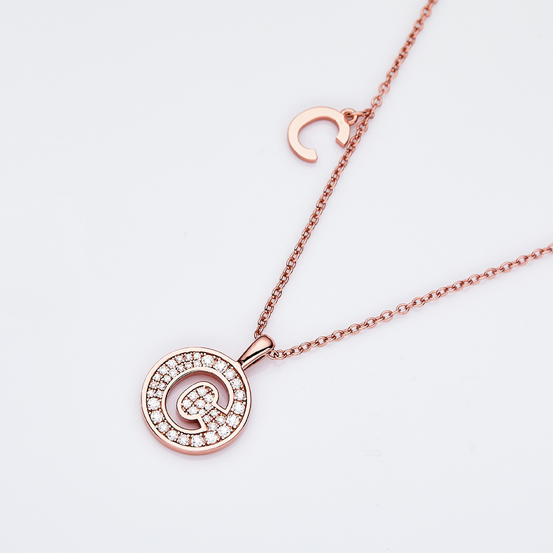 One Of The 26 Letters, C, Set With Top-quality Moissanite, Luxurious And Fashionable Light