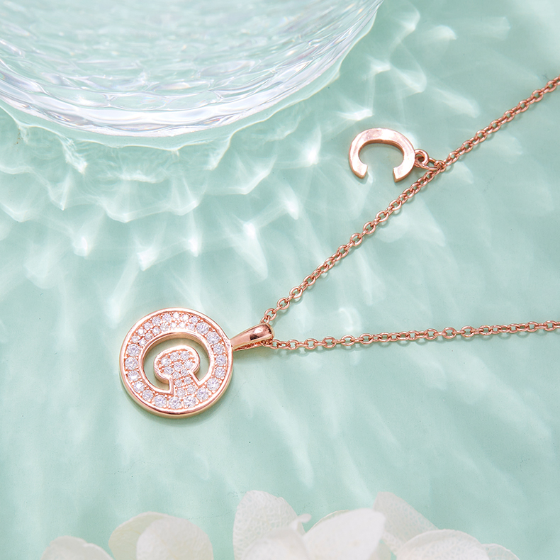 One Of The 26 Letters, C, Set With Top-quality Moissanite, Luxurious And Fashionable Light