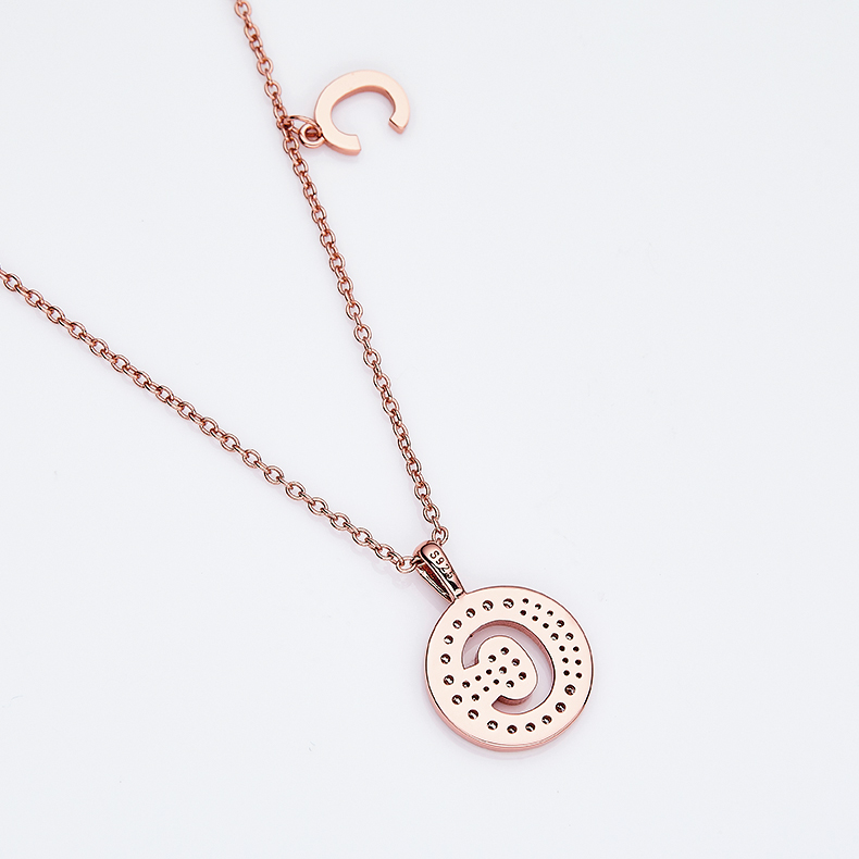 One Of The 26 Letters, C, Set With Top-quality Moissanite, Luxurious And Fashionable Light