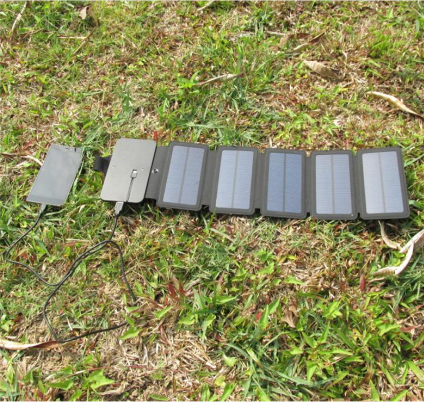 Outdoor 8W folding solar charger Direct charging collapsible solar package Off-road