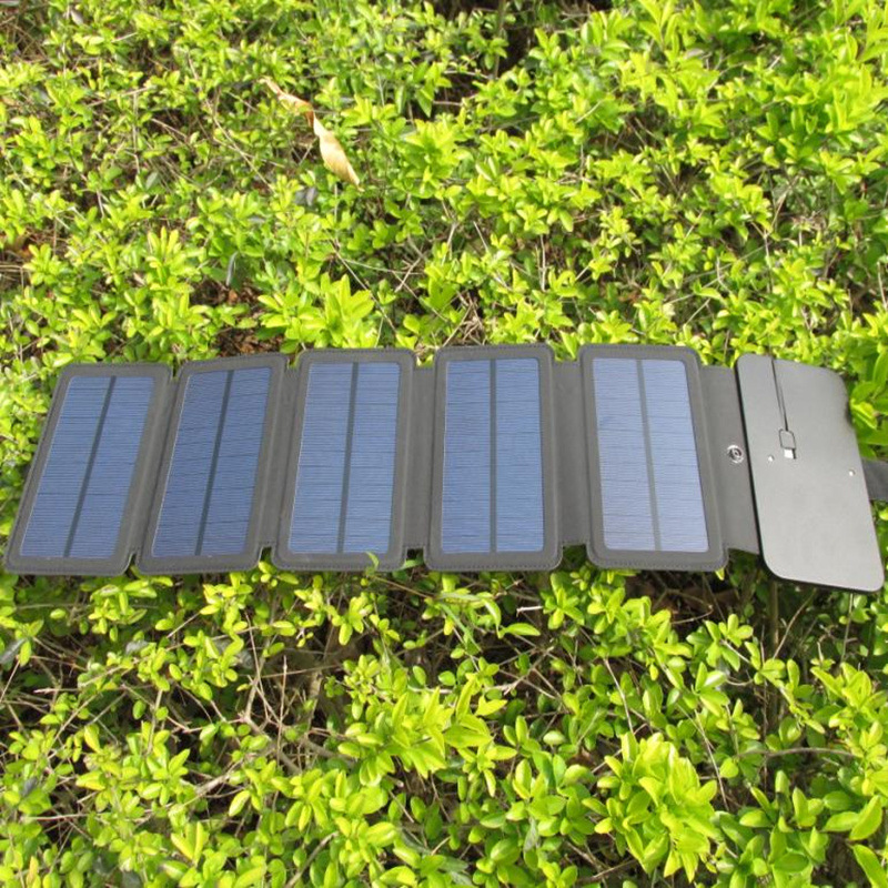 Outdoor 8W folding solar charger Direct charging collapsible solar package Off-road