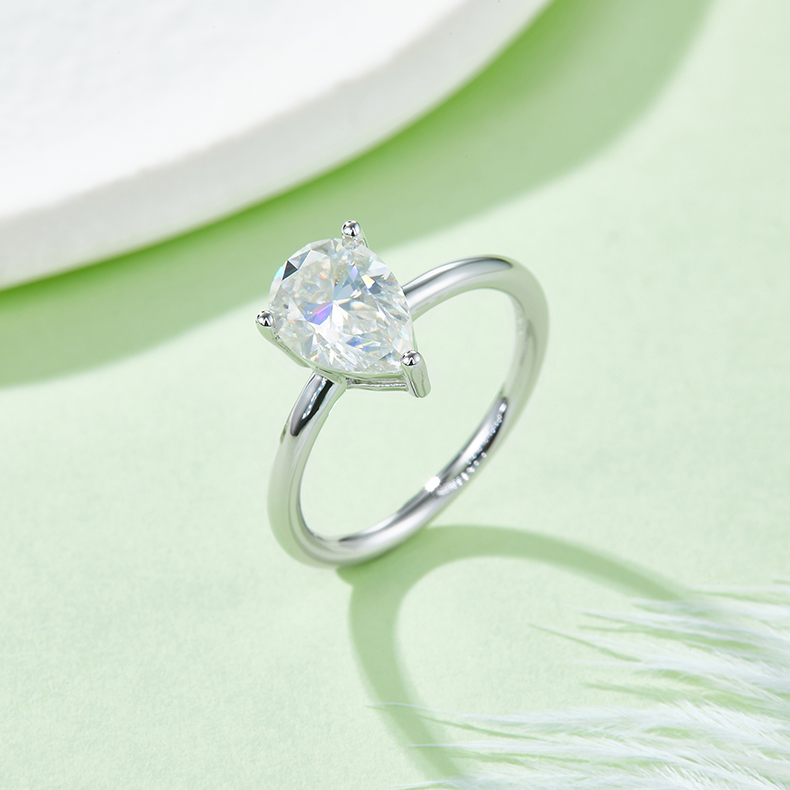 Pear-shaped Moissanite Set With Top-quality Moissanite Luxury And Fashionable Light Luxury