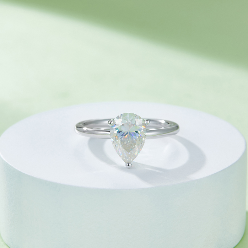 Pear-shaped Moissanite Set With Top-quality Moissanite Luxury And Fashionable Light Luxury
