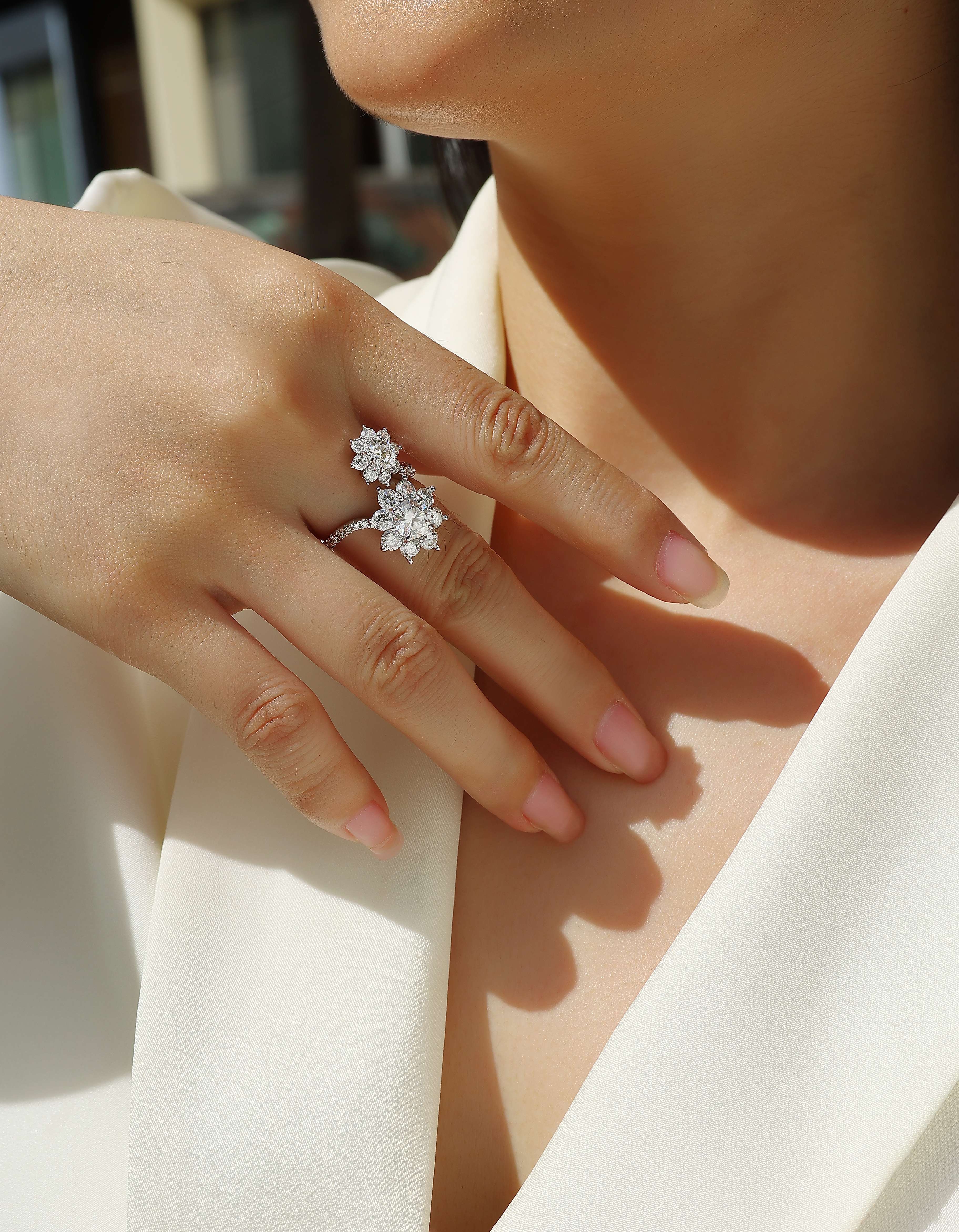 Petal Morning Dew - A Wedding Ring Set With Top-quality 1-carat Moissanite Silver And