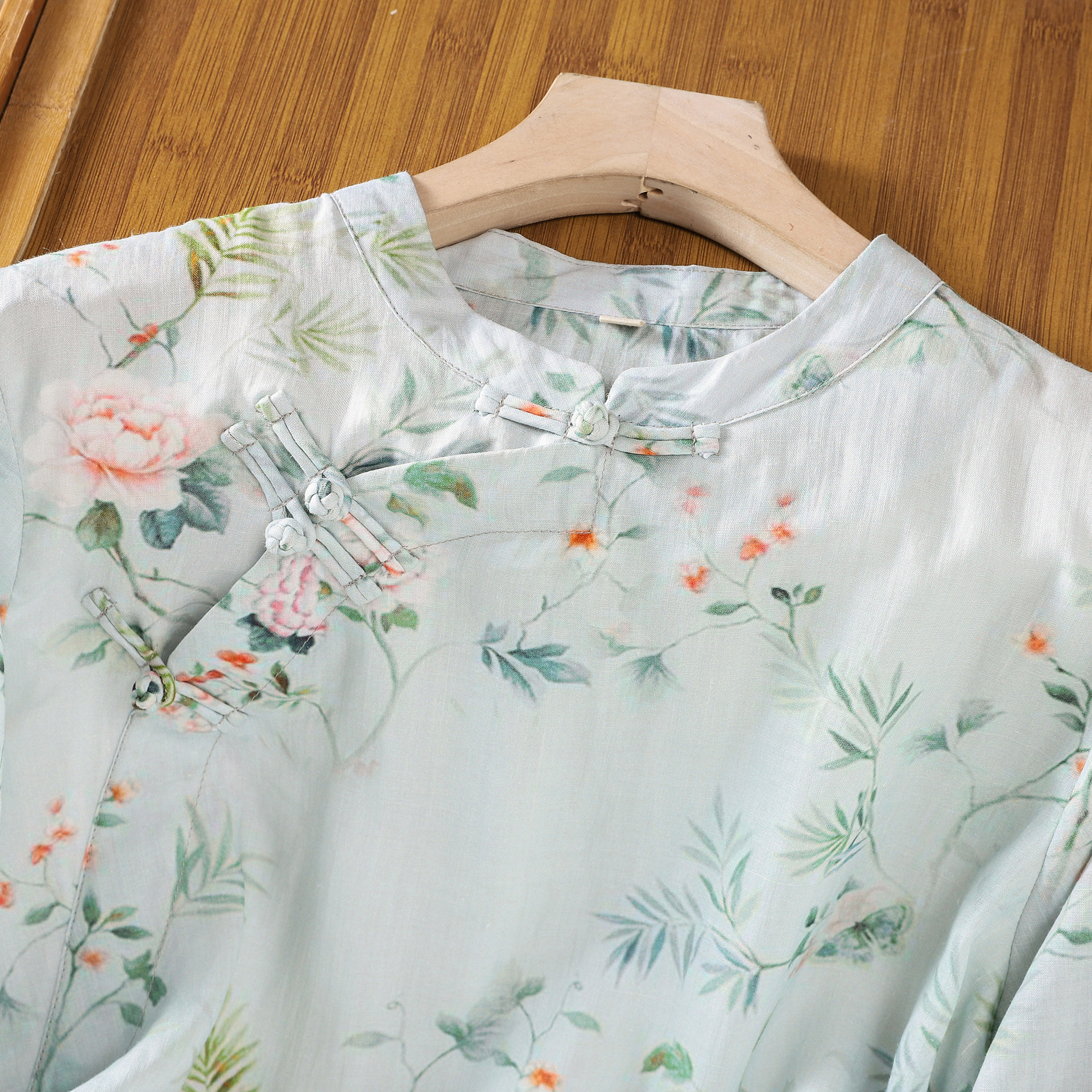 Plus-size Fashionable Loose-fit Short-sleeved Shirt With A Rose Print