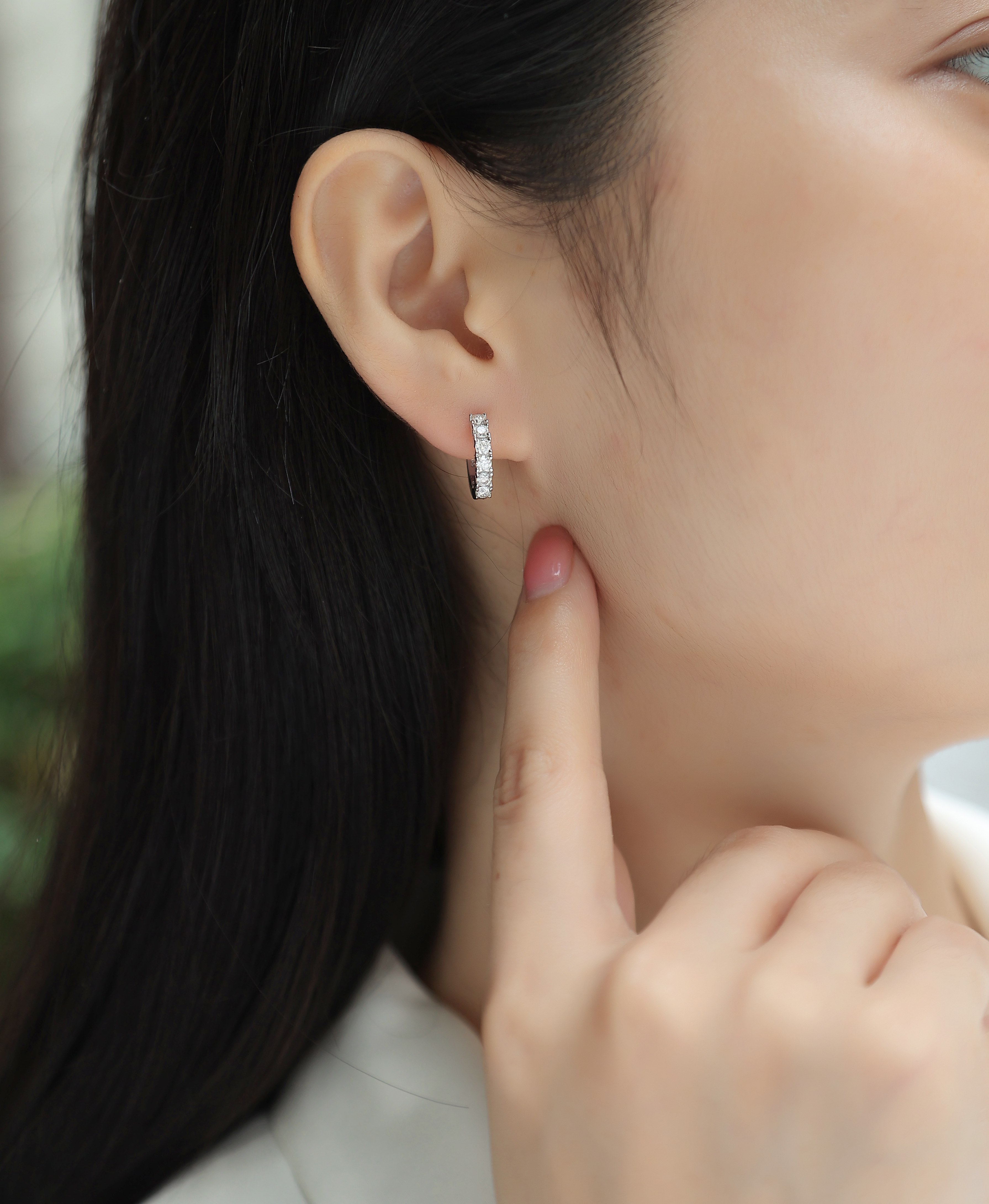 Pursuit: orecchini a bottone in argento Moissanite e placcati platino di alta qualità, alla moda