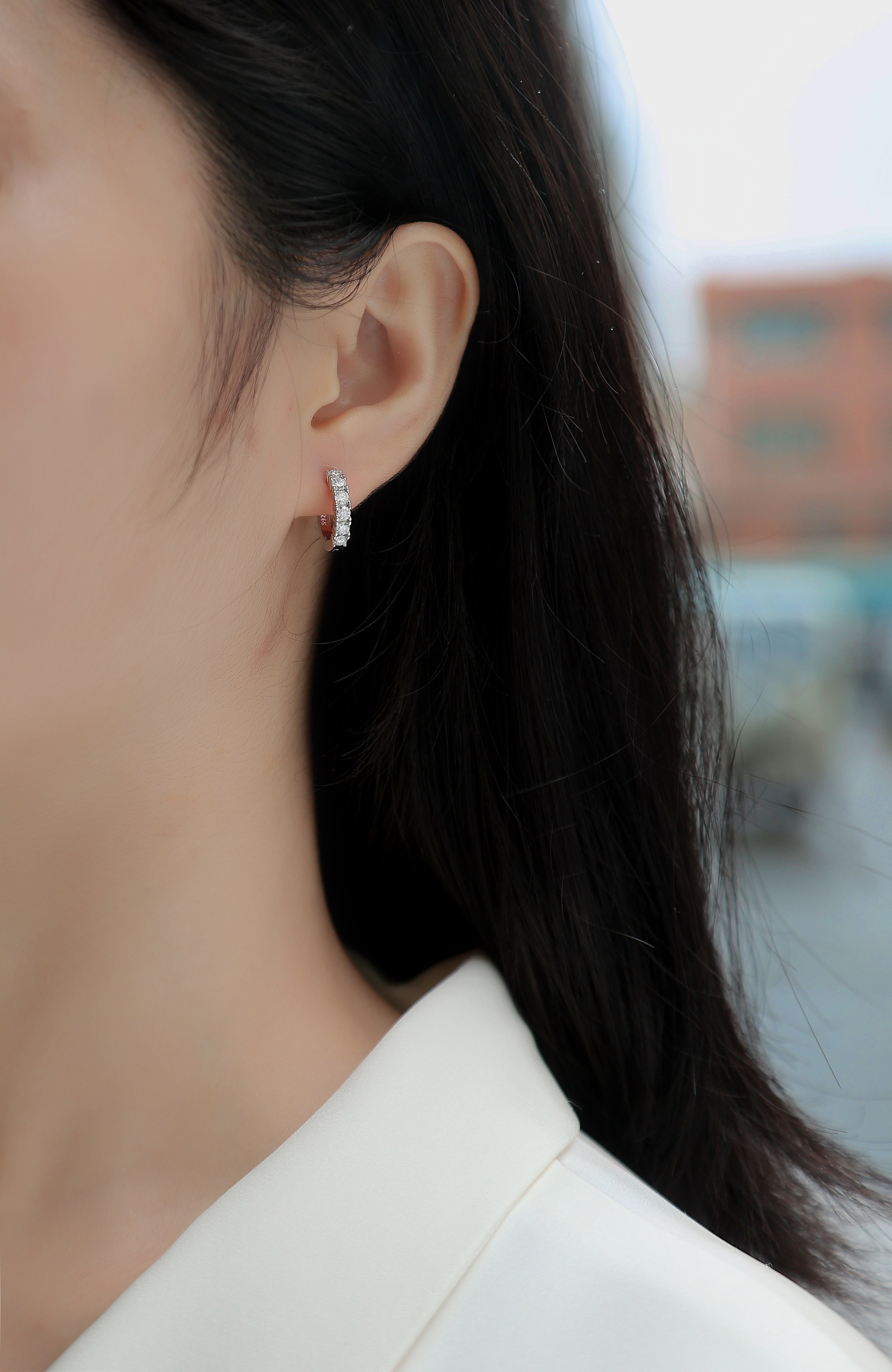 Pursuit: orecchini a bottone in argento Moissanite e placcati platino di alta qualità, alla moda
