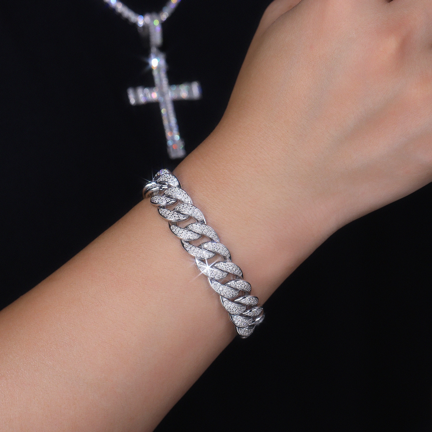 Set With Top-quality Moissanite, This Luxurious And Fashionable Light Luxury Jewelry