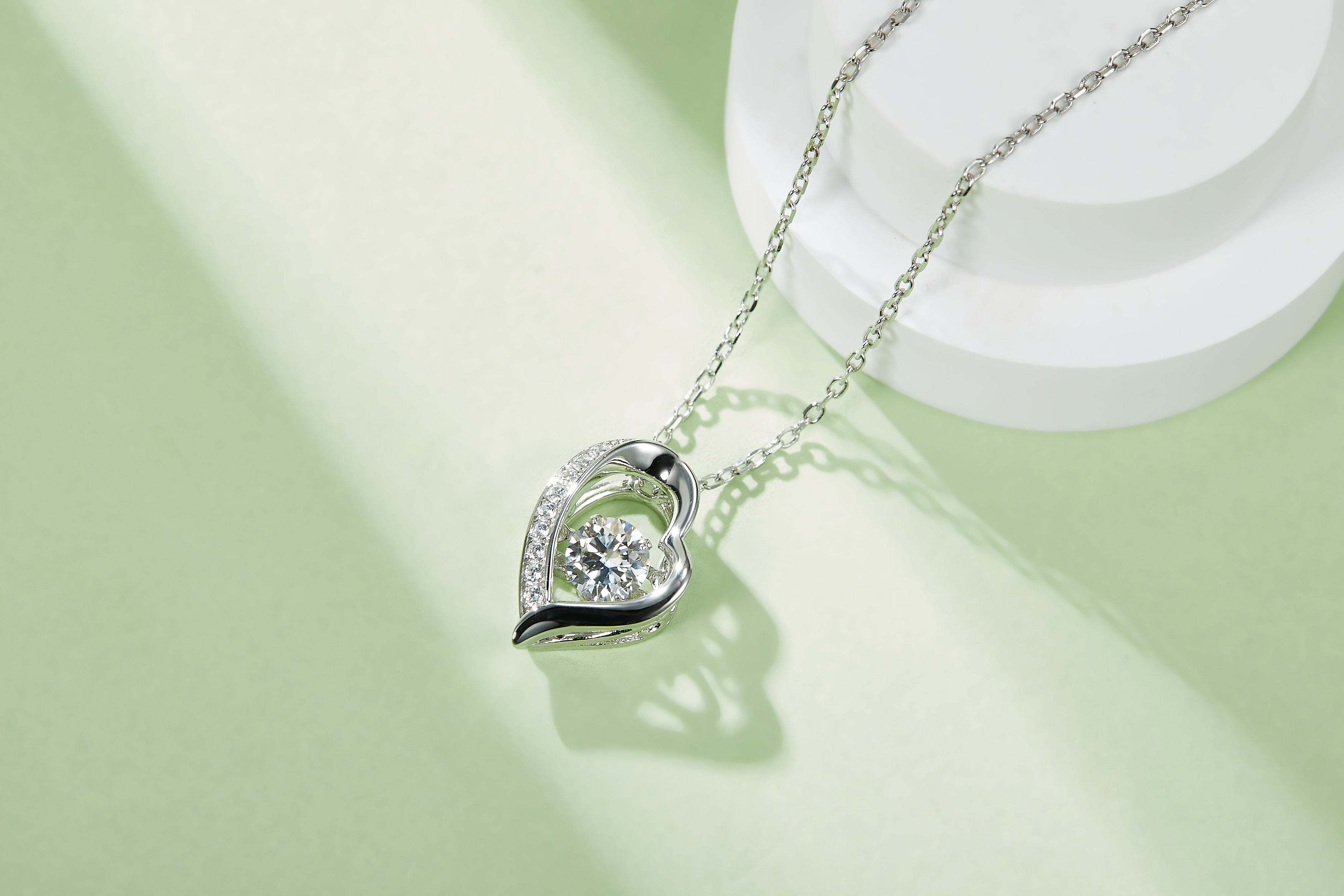Set With Top-quality Moissanite, This Luxurious And Fashionable Light Luxury Trend Jewelry
