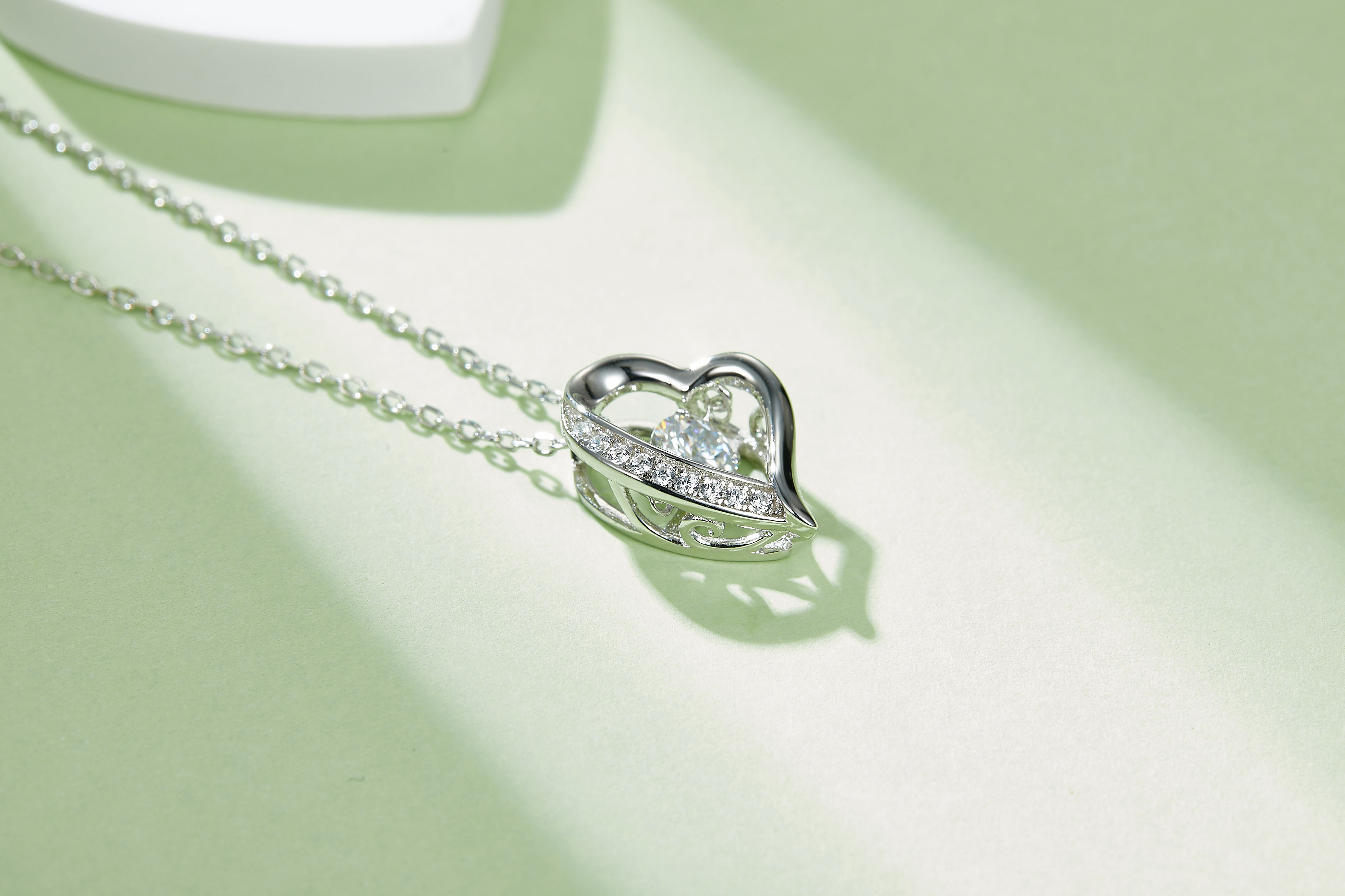 Set With Top-quality Moissanite, This Luxurious And Fashionable Light Luxury Trend Jewelry