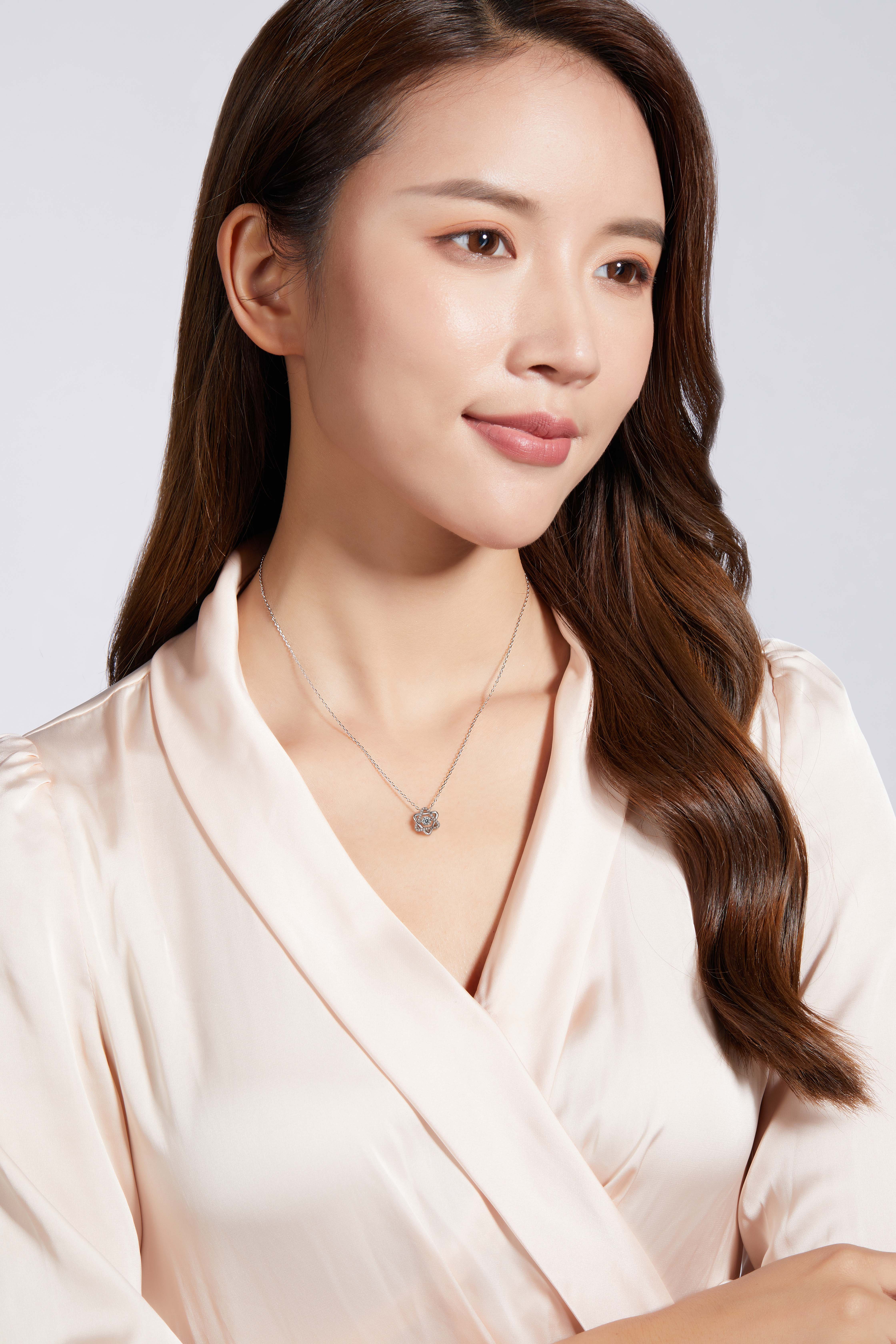 Set With Top-quality Moissanite, This Luxurious And Fashionable Light Luxury Trend Jewelry