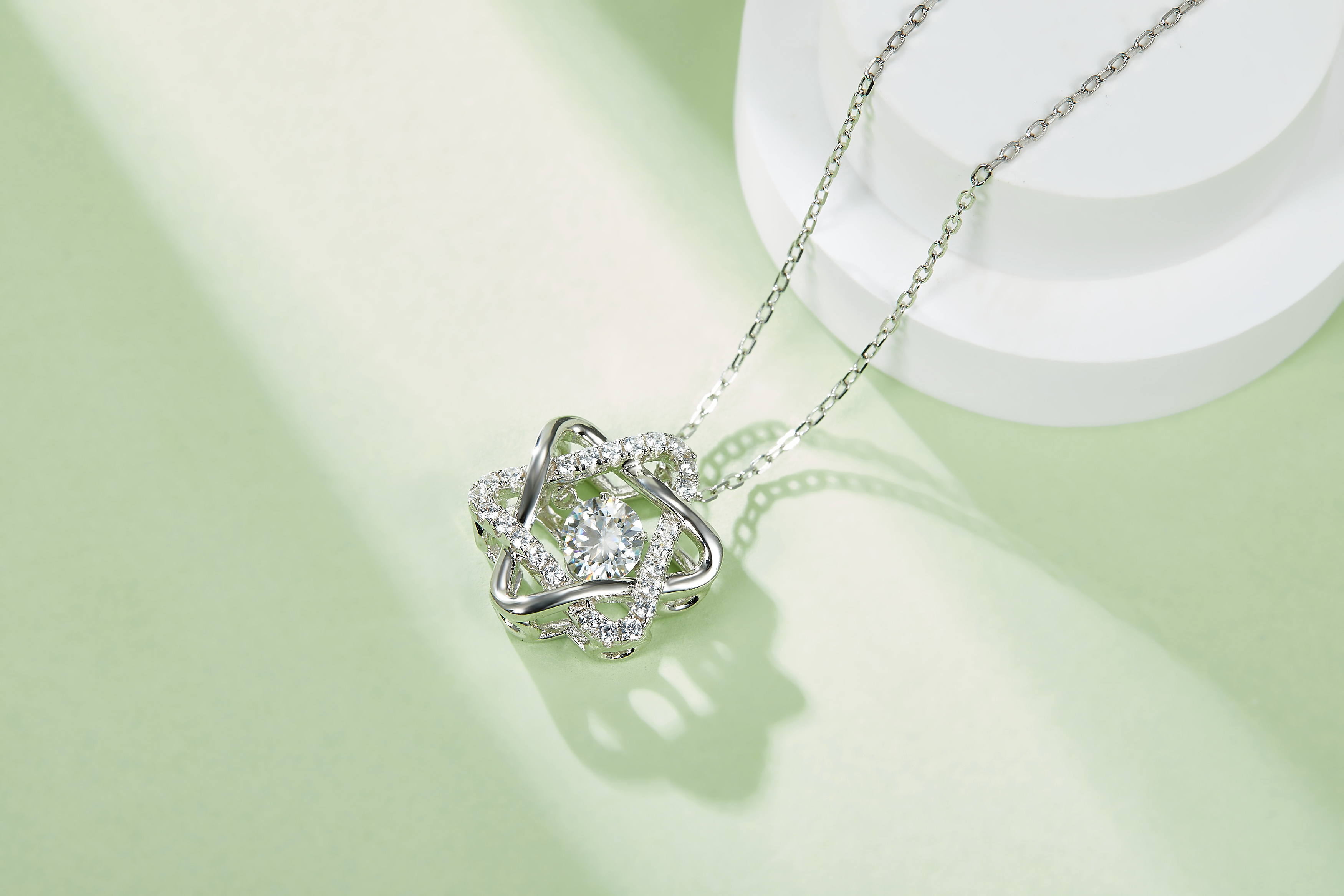 Set With Top-quality Moissanite, This Luxurious And Fashionable Light Luxury Trend Jewelry