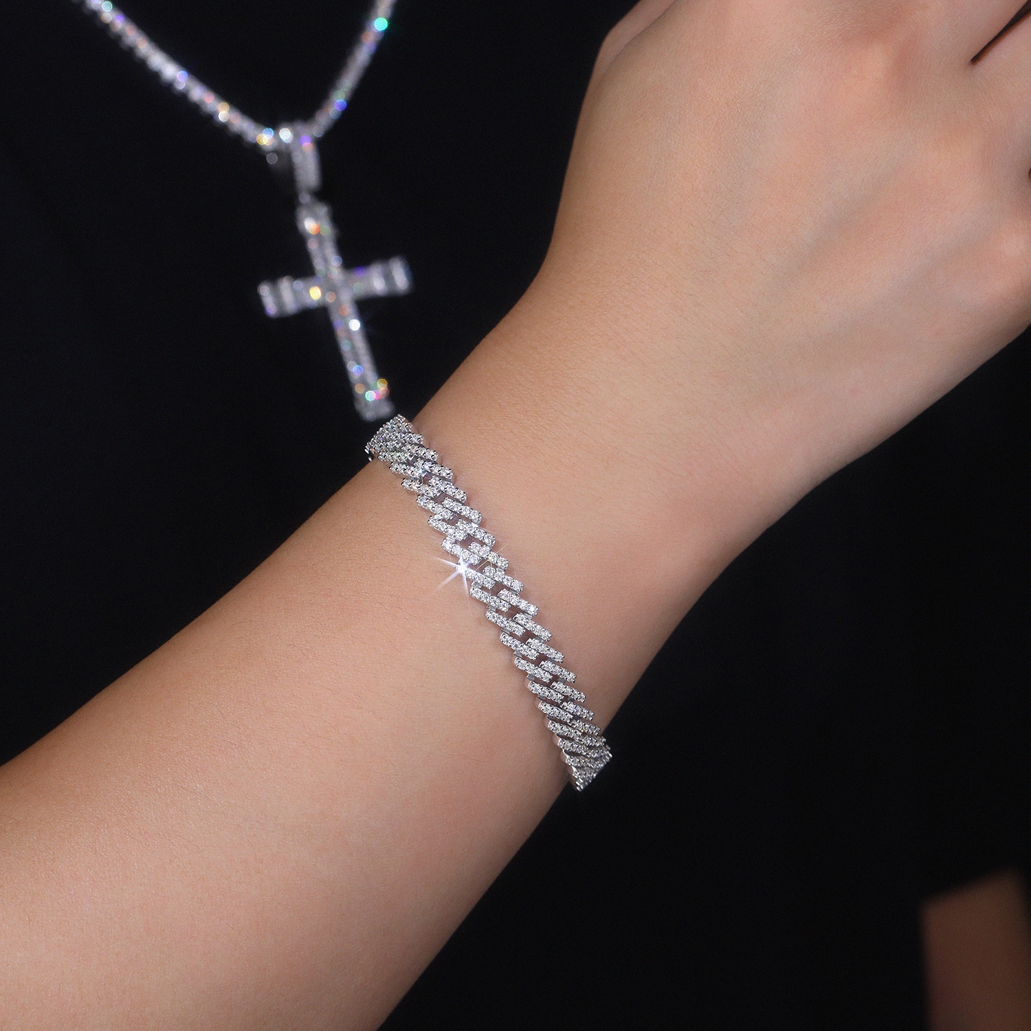 Set With Top-quality Moissanite, This Luxurious And Fashionable Light Luxury Jewelry