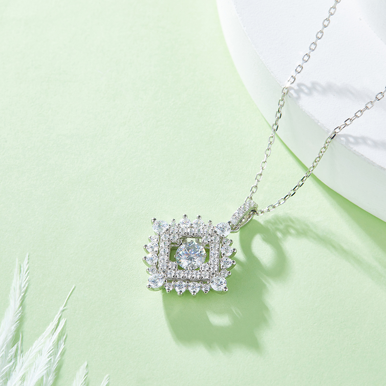 Set With Top-quality Moissanite, This Luxurious And Fashionable Light Luxury Trend Jewelry