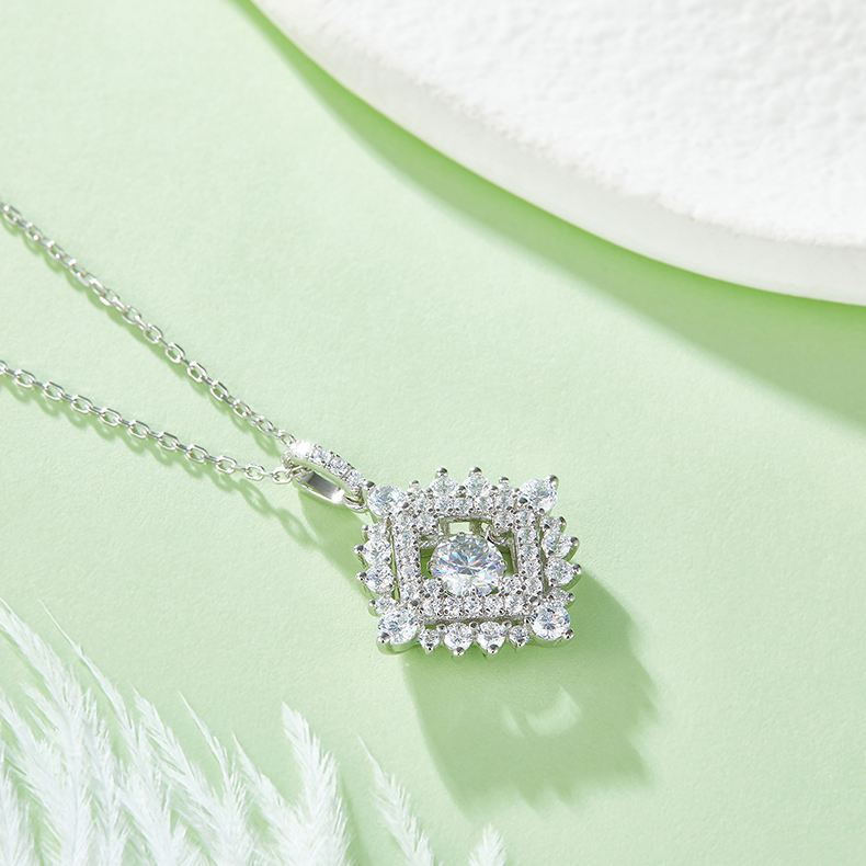Set With Top-quality Moissanite, This Luxurious And Fashionable Light Luxury Trend Jewelry