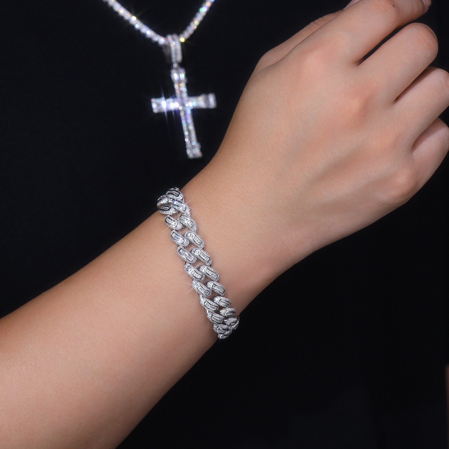 Set With Top-quality Moissanite, This Luxurious And Fashionable Light Luxury Jewelry