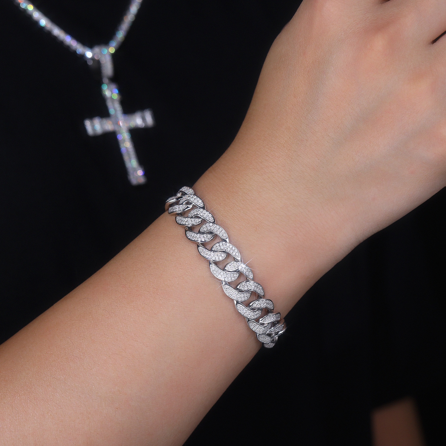 Set With Top-quality Moissanite, This Luxurious And Fashionable Light Luxury Jewelry