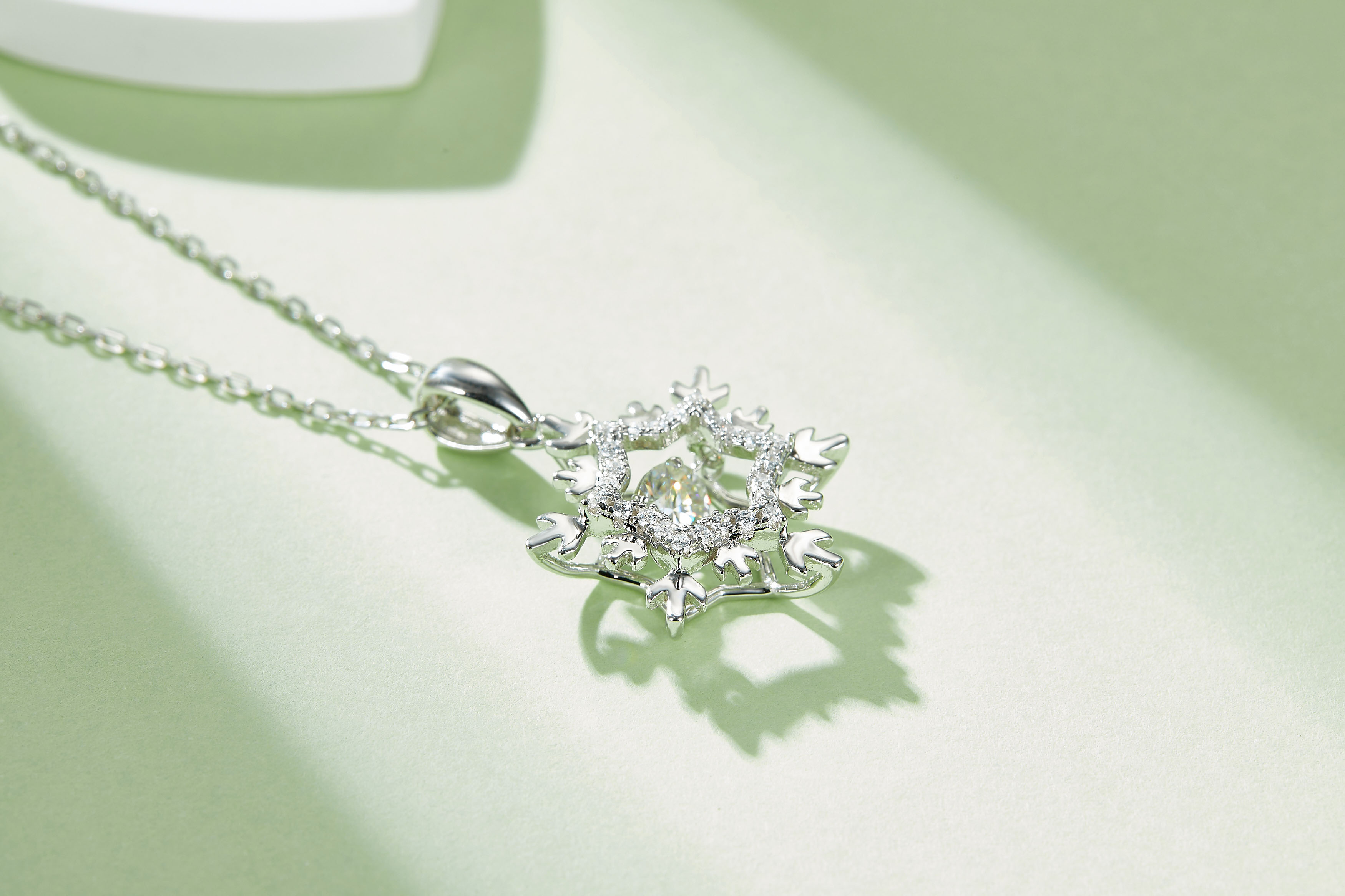 Set With Top-quality Moissanite, This Luxurious And Fashionable Light Luxury Trend Jewelry