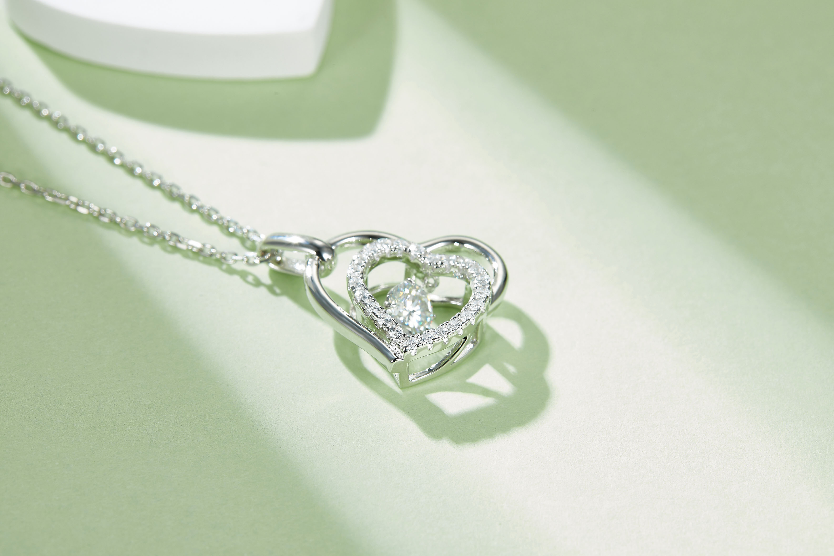Set With Top-quality Moissanite, This Luxurious And Fashionable Light Luxury Trend Jewelry