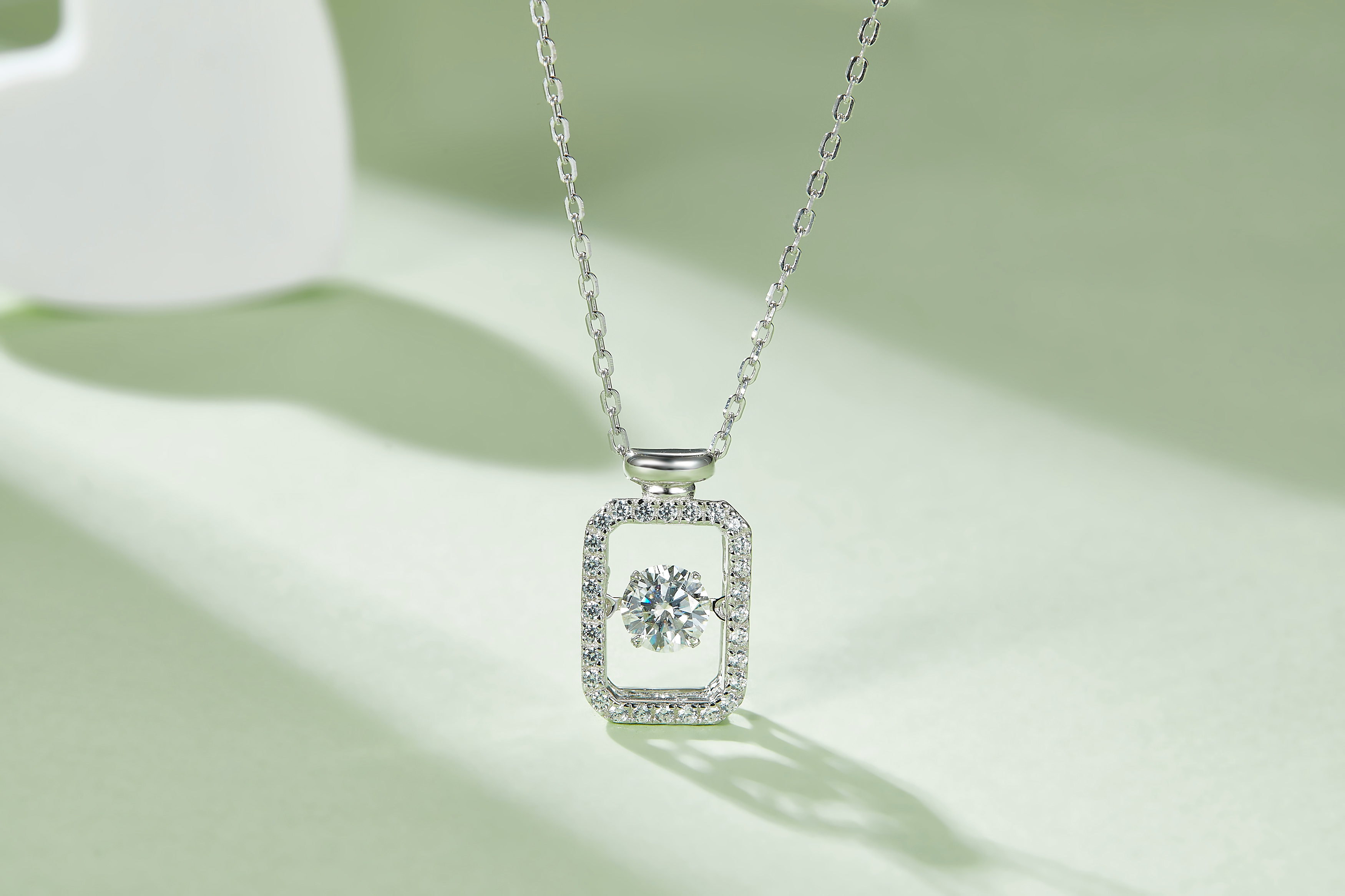 Set With Top-quality Moissanite, This Luxurious And Fashionable Light Luxury Trend Jewelry