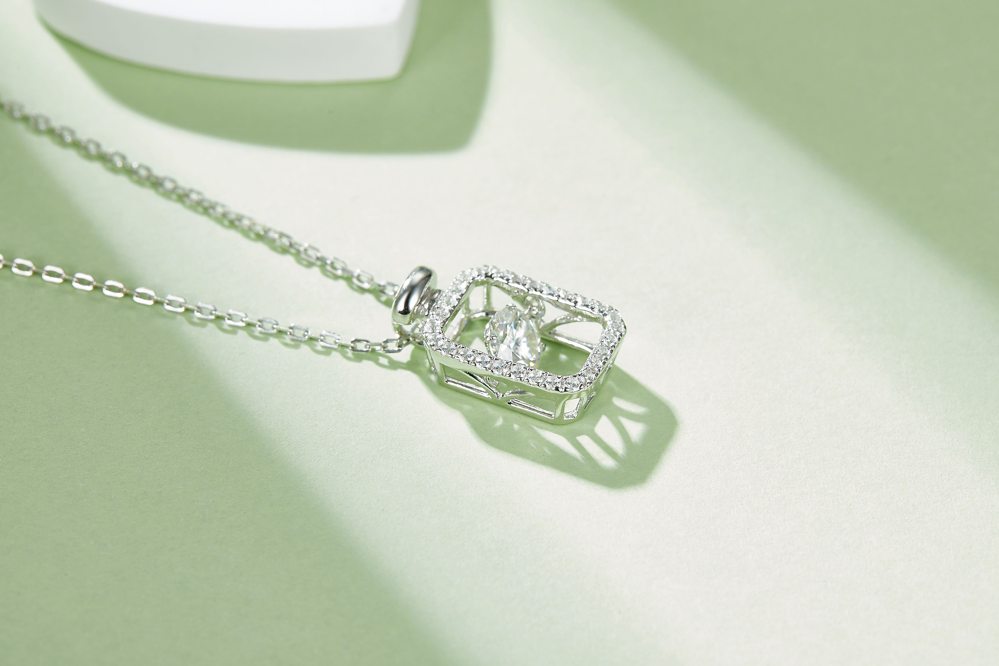 Set With Top-quality Moissanite, This Luxurious And Fashionable Light Luxury Trend Jewelry