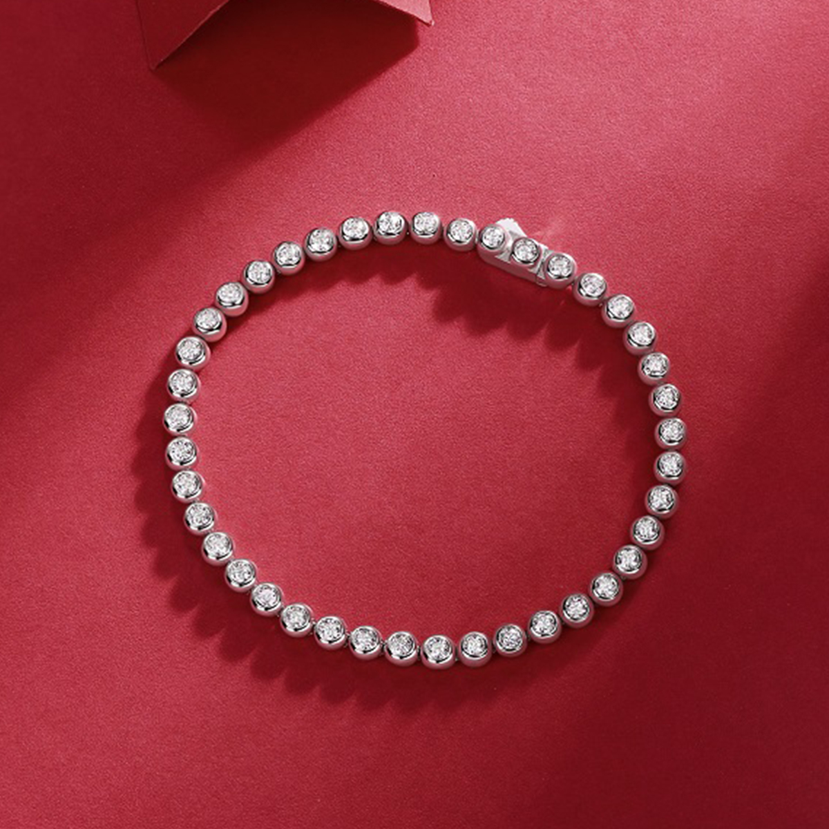 Silver 13.2g Moissanite Tennis Bracelet, 40pcs D VVS1 Bezel Set, GRA Certified 16.5cm