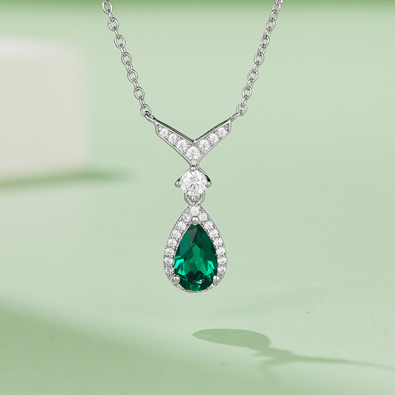 Silver 2.5g 0.73ct Lab-Created Emerald Necklace, 5x5mm Teardrop Pendant, 40&5cm