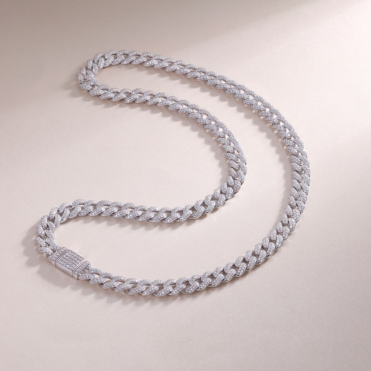 Silver Island Crushed Ice - A Luxurious And Fashionable Light Luxury Jewelry Necklace